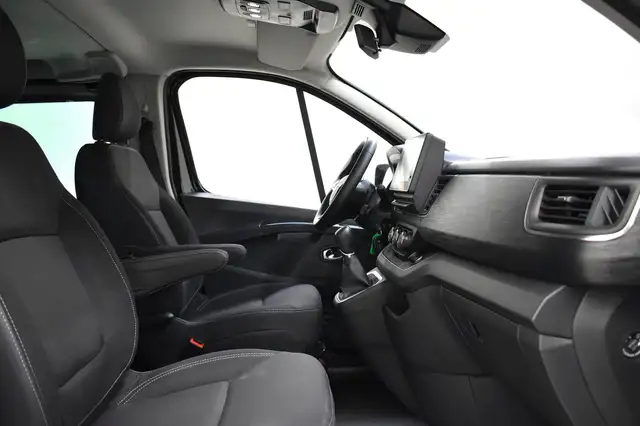 Renault Trafic view 11