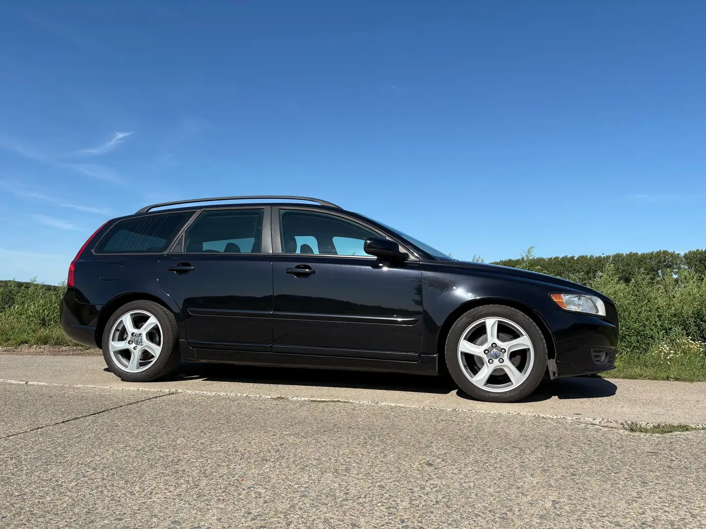 Volvo V50 V50 1.6D DPF DRIVe Start/Stop Momentum Black - 1
