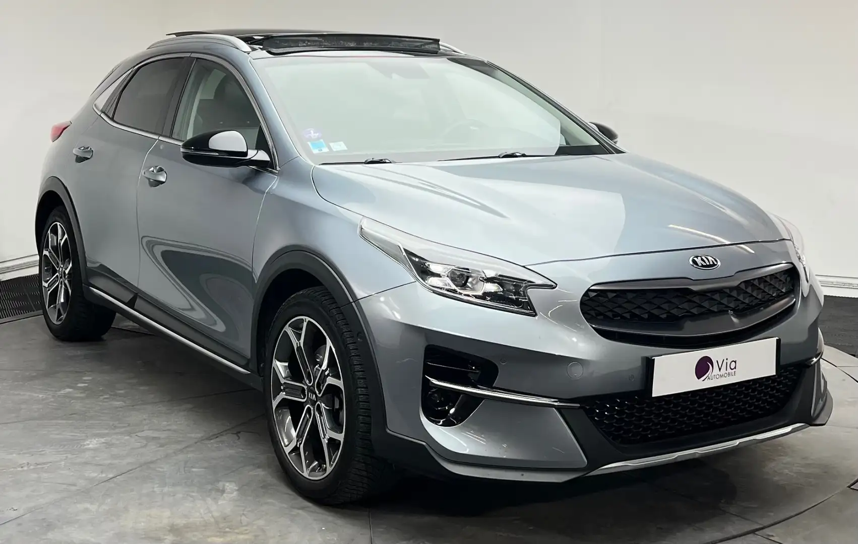 Kia Ceed / cee'd 1.6 GDi Hybride Rechargeable 141ch DCT6 Design - Suivi Complet - Toit ouvrant Gris - 2