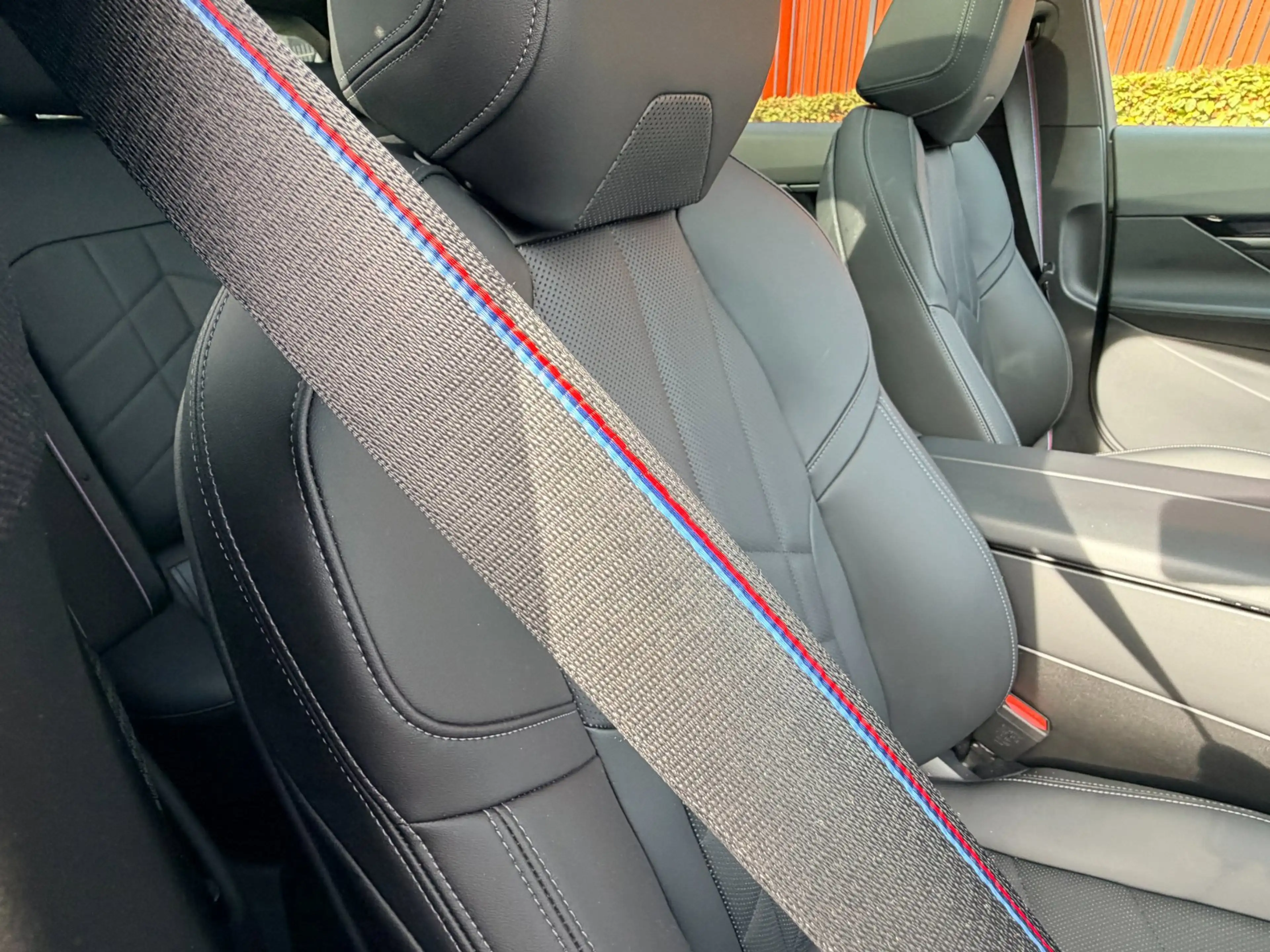 BMW i5 Touring EDrive40 M-Sport PRO, B&W, panorama, trekh — photo 22