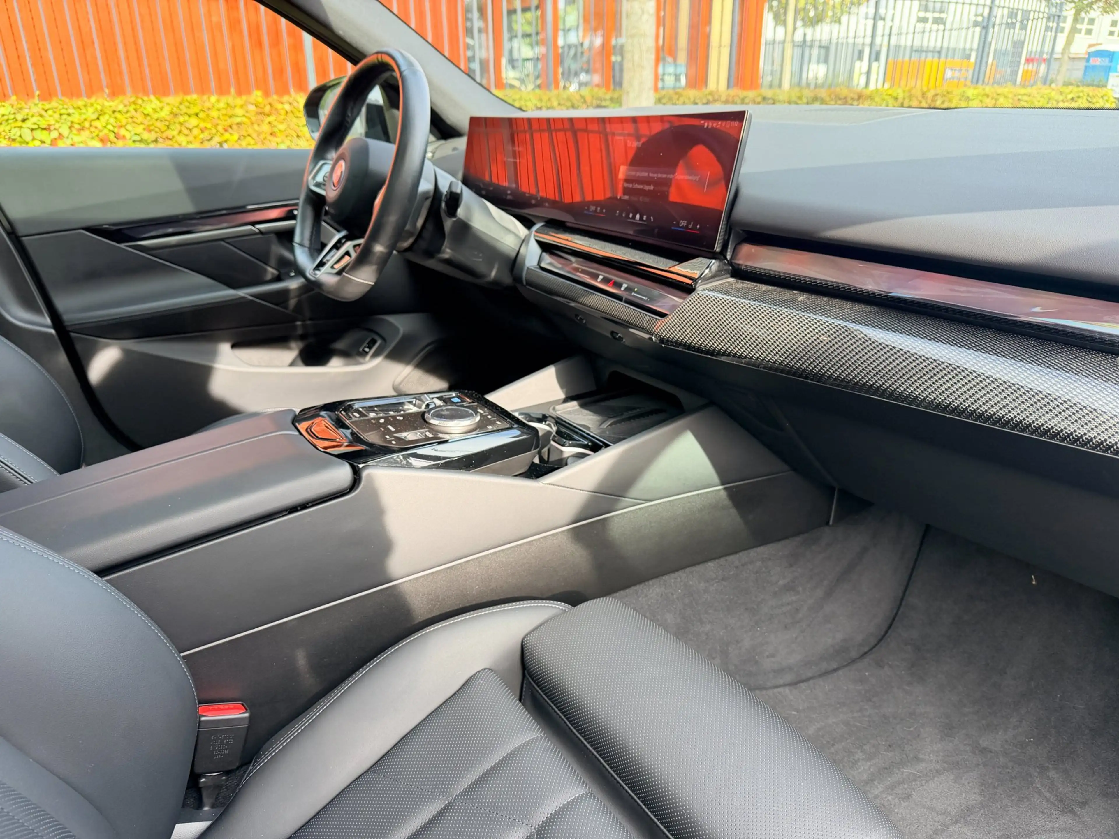 BMW i5 Touring EDrive40 M-Sport PRO, B&W, panorama, trekh — photo 4