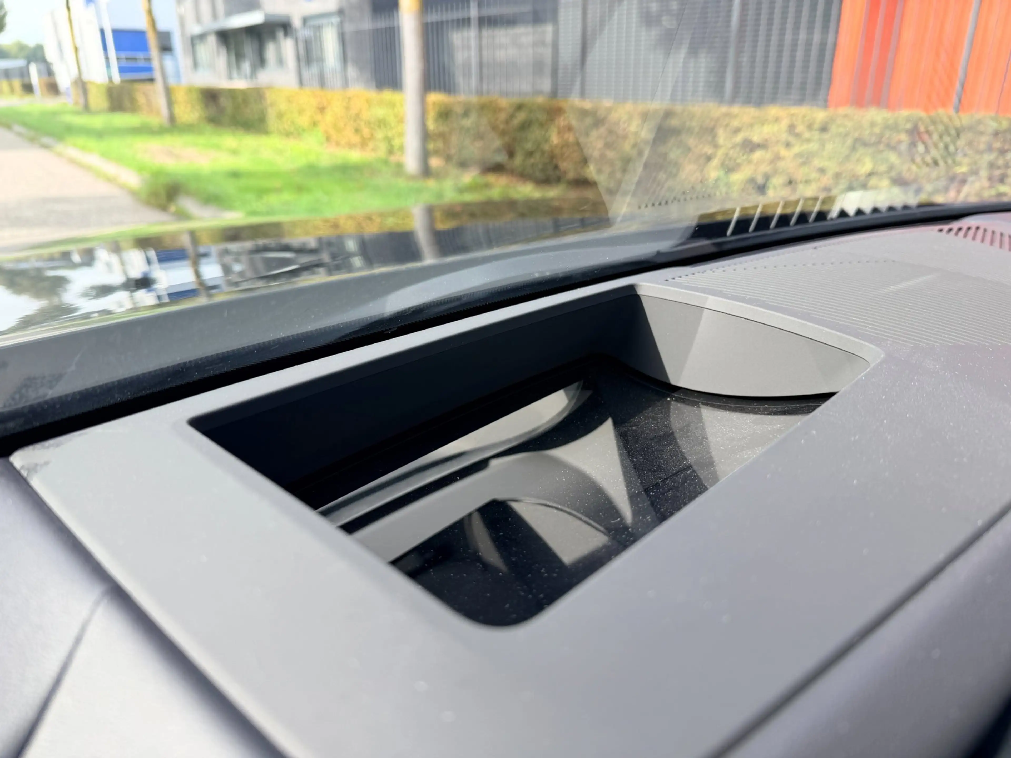 BMW i5 Touring EDrive40 M-Sport PRO, B&W, panorama, trekh — photo 25
