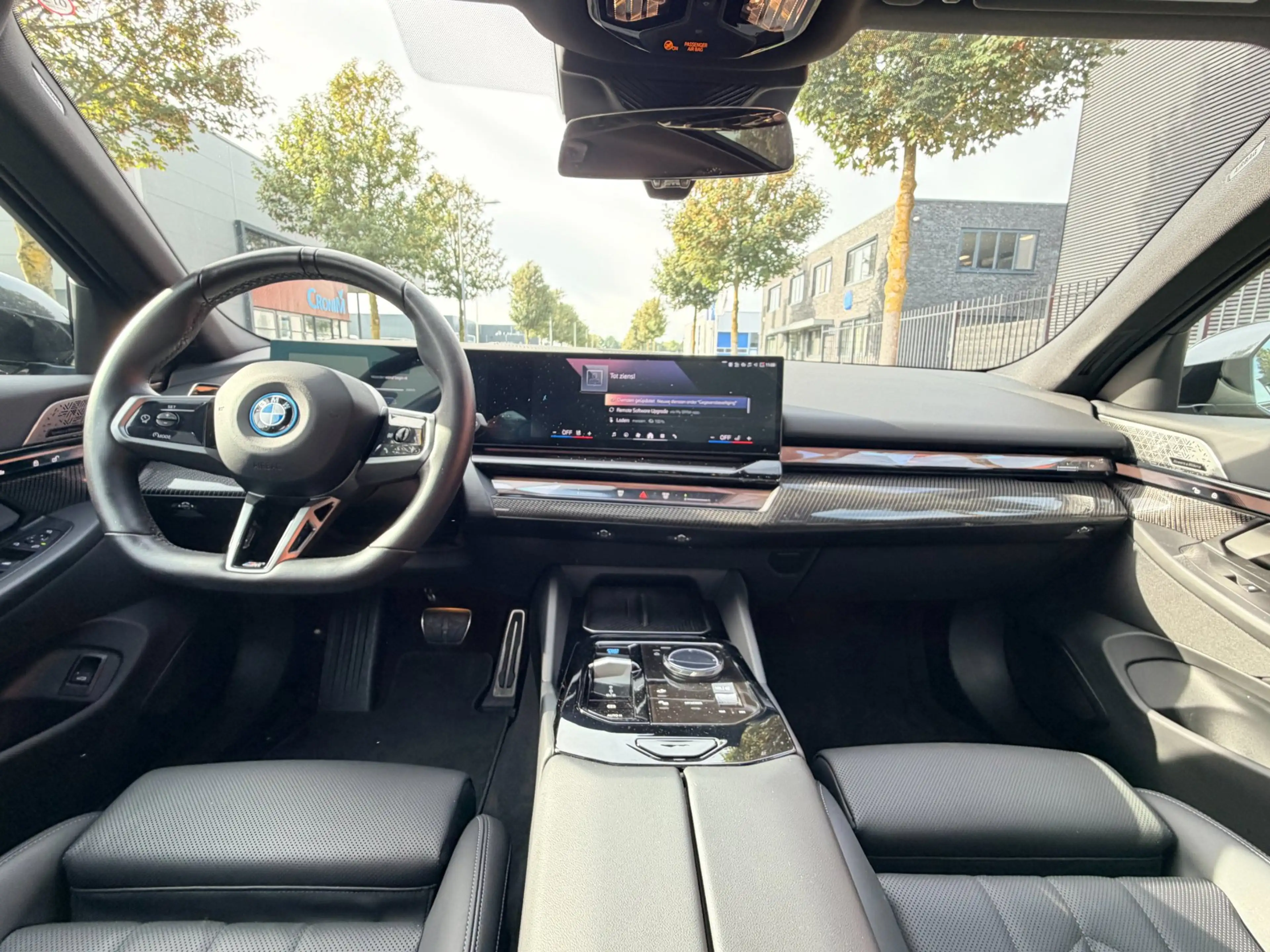 BMW i5 Touring EDrive40 M-Sport PRO, B&W, panorama, trekh — photo 7