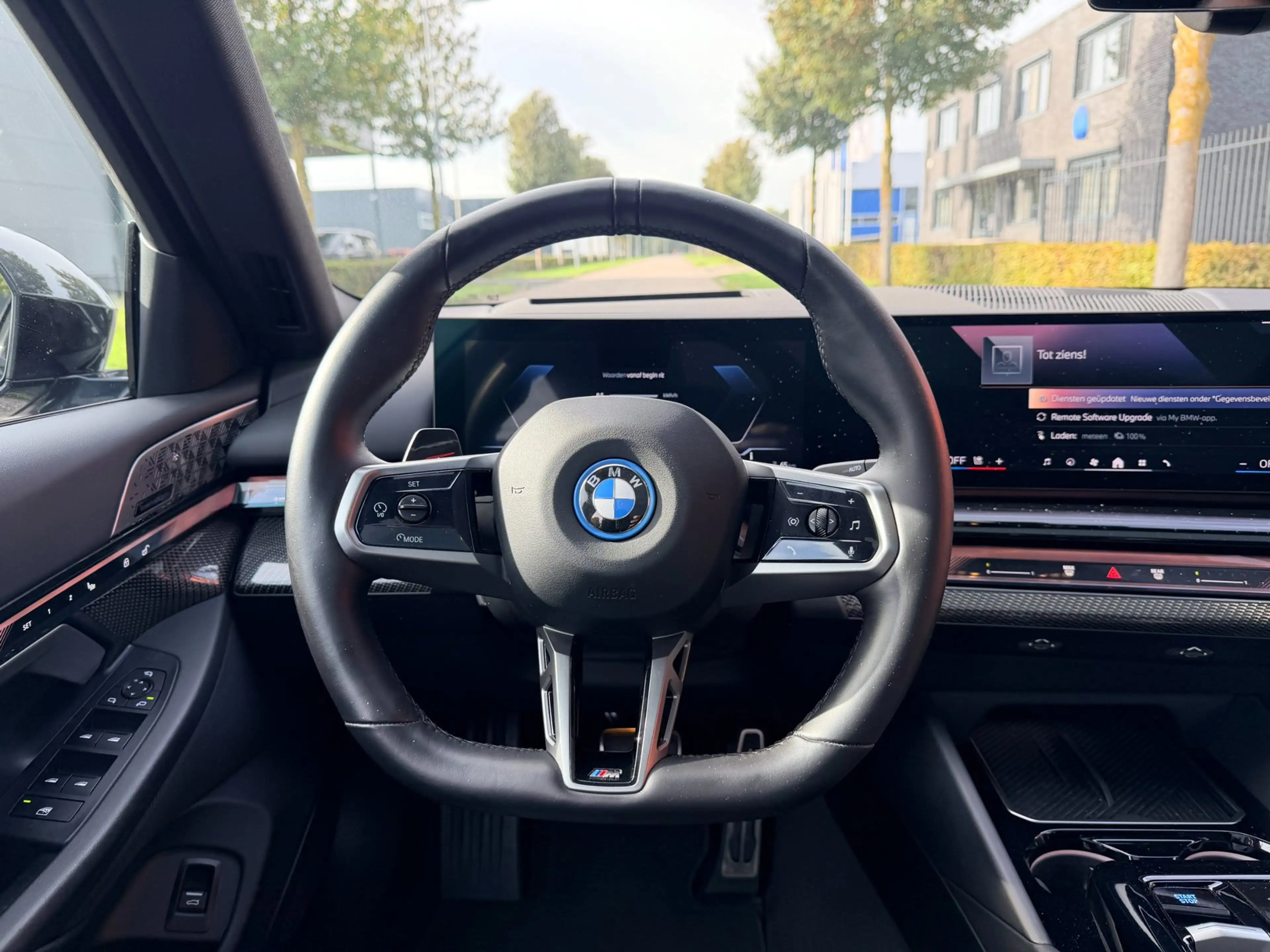 BMW i5 Touring EDrive40 M-Sport PRO, B&W, panorama, trekh — photo 8