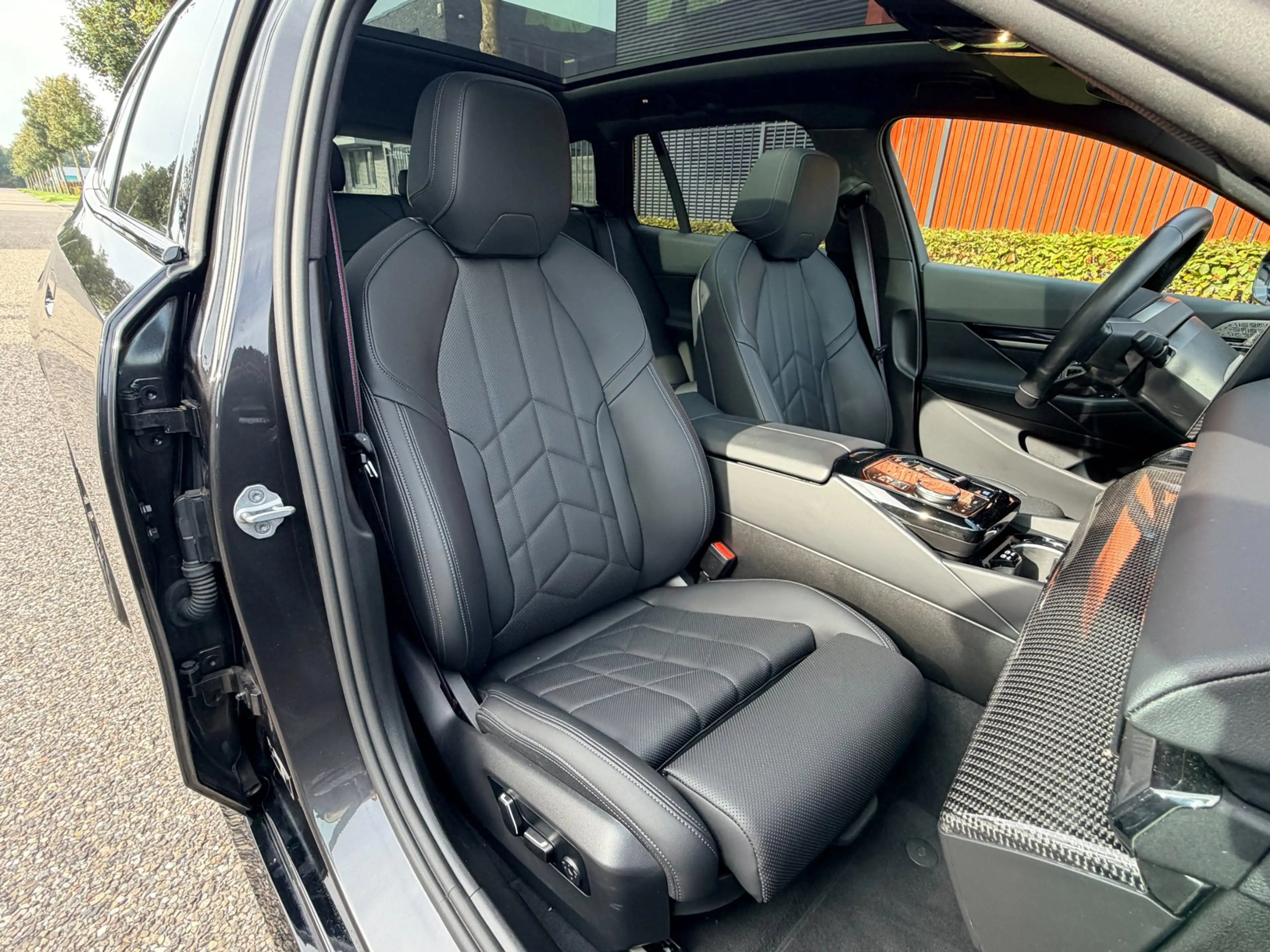 BMW i5 Touring EDrive40 M-Sport PRO, B&W, panorama, trekh — photo 3