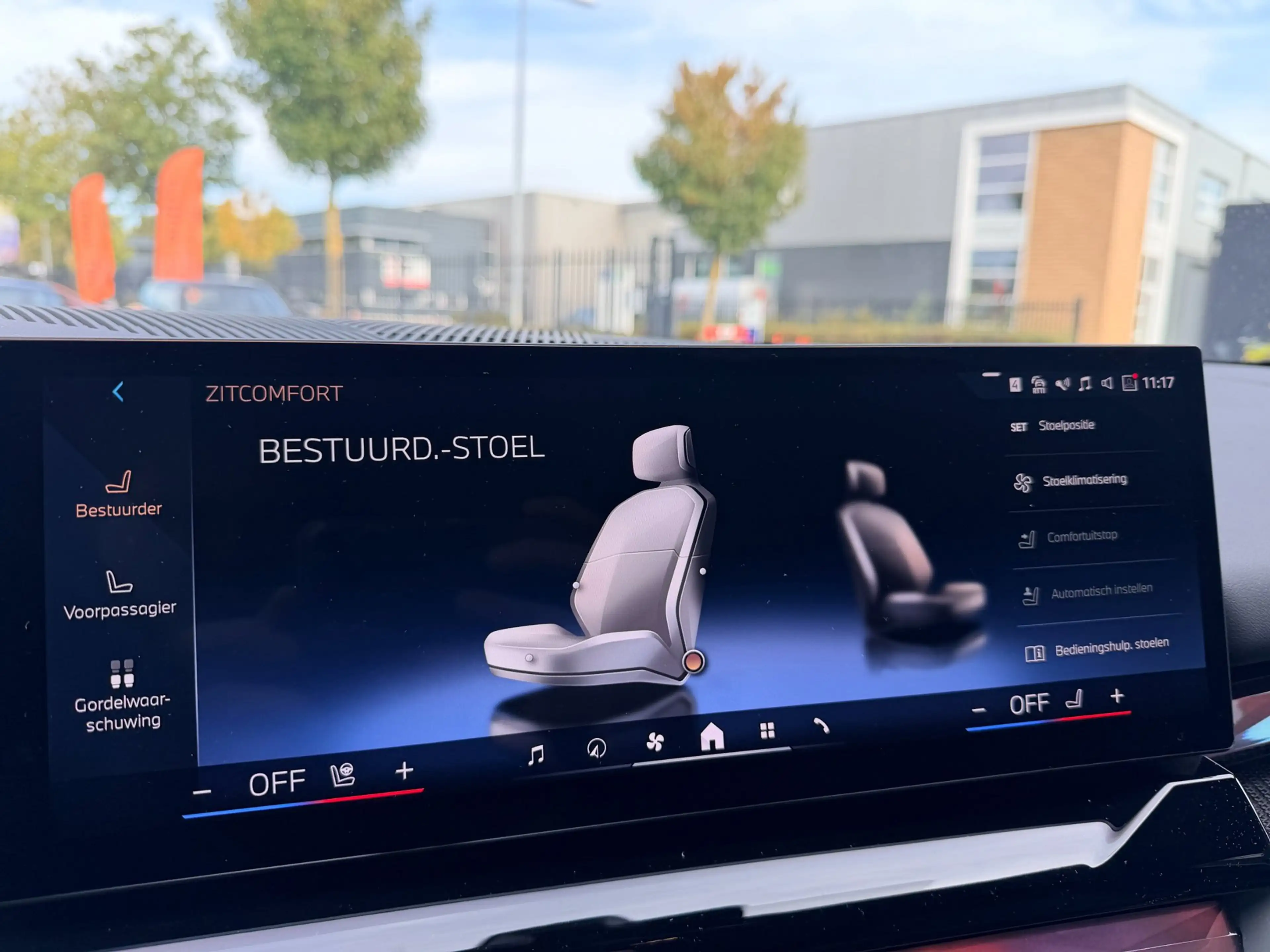 BMW i5 Touring EDrive40 M-Sport PRO, B&W, panorama, trekh — photo 26