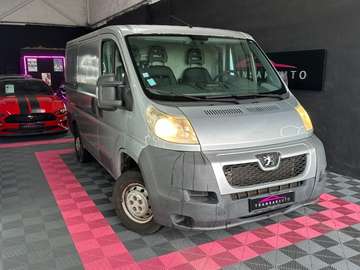 FOURGON CONFORT L1H1 2.2 HDi 100 ch ~ Sellerie cuir ~ Climatisation ~ Radio