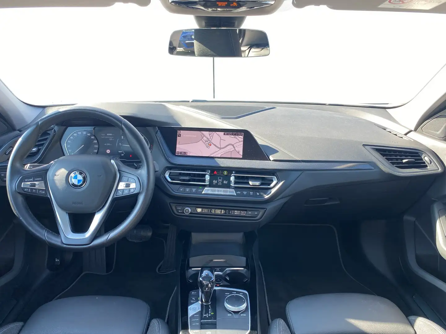 BMW 118 i Sport Line Pano+AHK+LED+PDC+AUT+ Weiß - 2