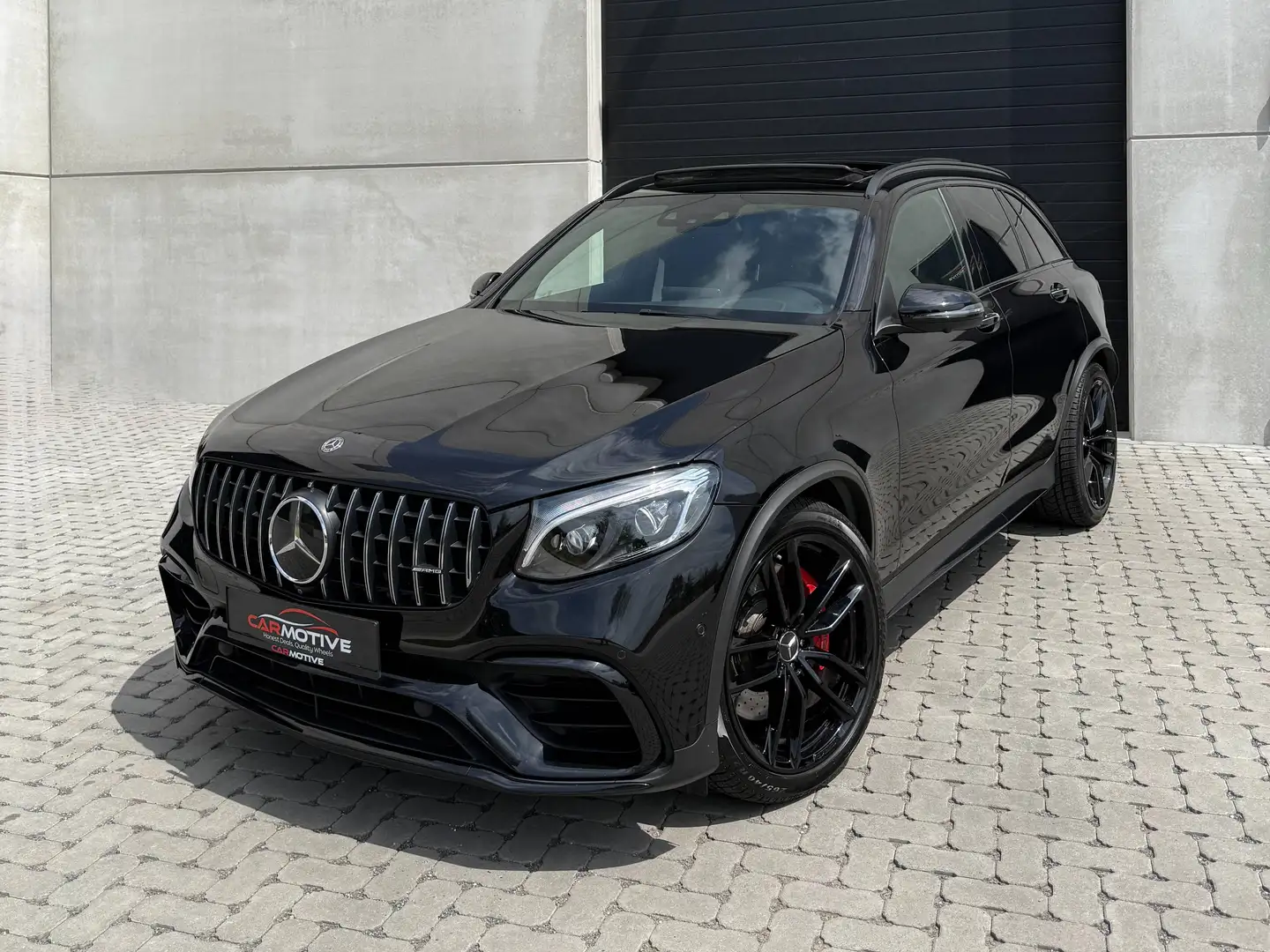 Mercedes-Benz GLC 63 AMG S 4-Matic / PANO / BURMESTER / HUD / CARPLAY / 360 CAM / SPORTUITLAAT / TREKHAAK / FULL SERVICE Schwarz - 1