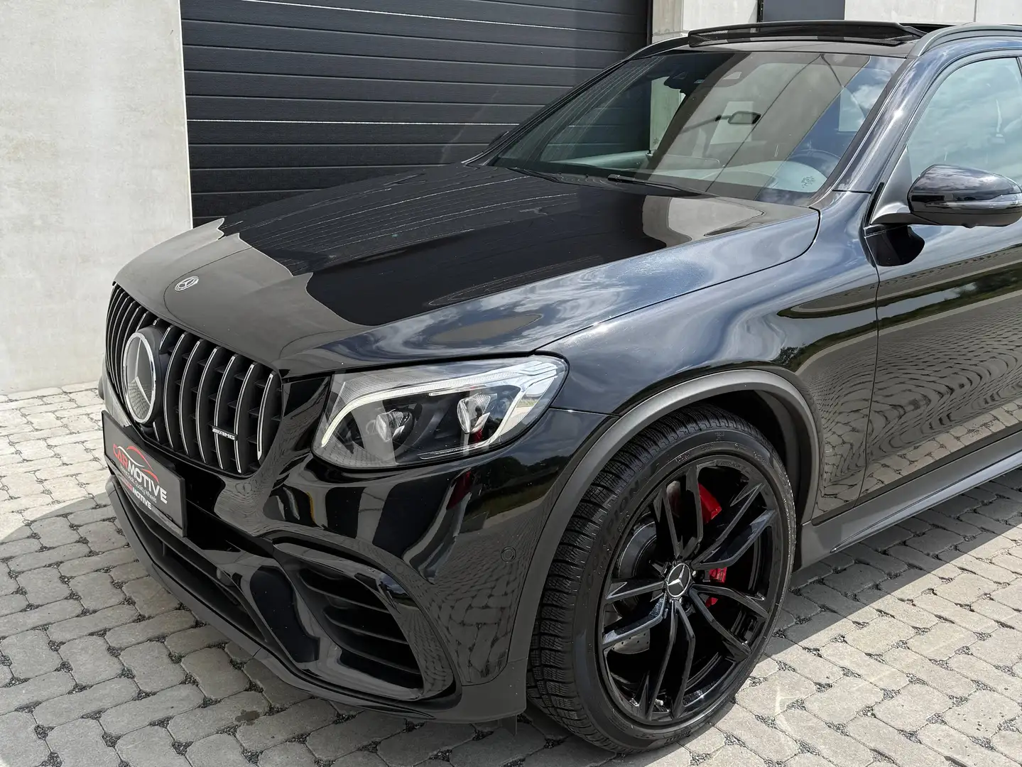 Mercedes-Benz GLC 63 AMG S 4-Matic / PANO / BURMESTER / HUD / CARPLAY / 360 CAM / SPORTUITLAAT / TREKHAAK / FULL SERVICE Schwarz - 2