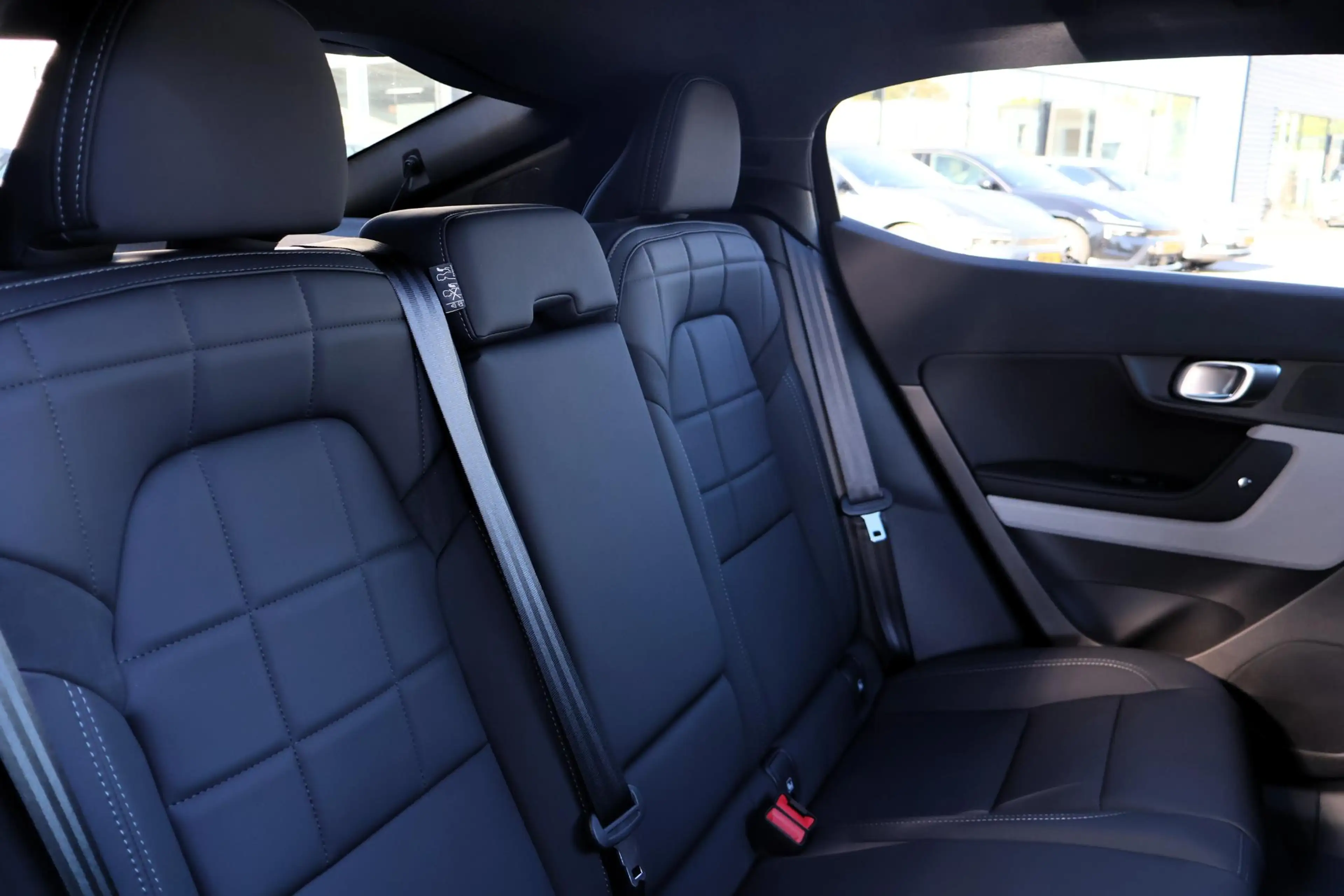 Polestar 2 Long Range Single Motor Prime 82 kWh Harman/KArdon — photo 8