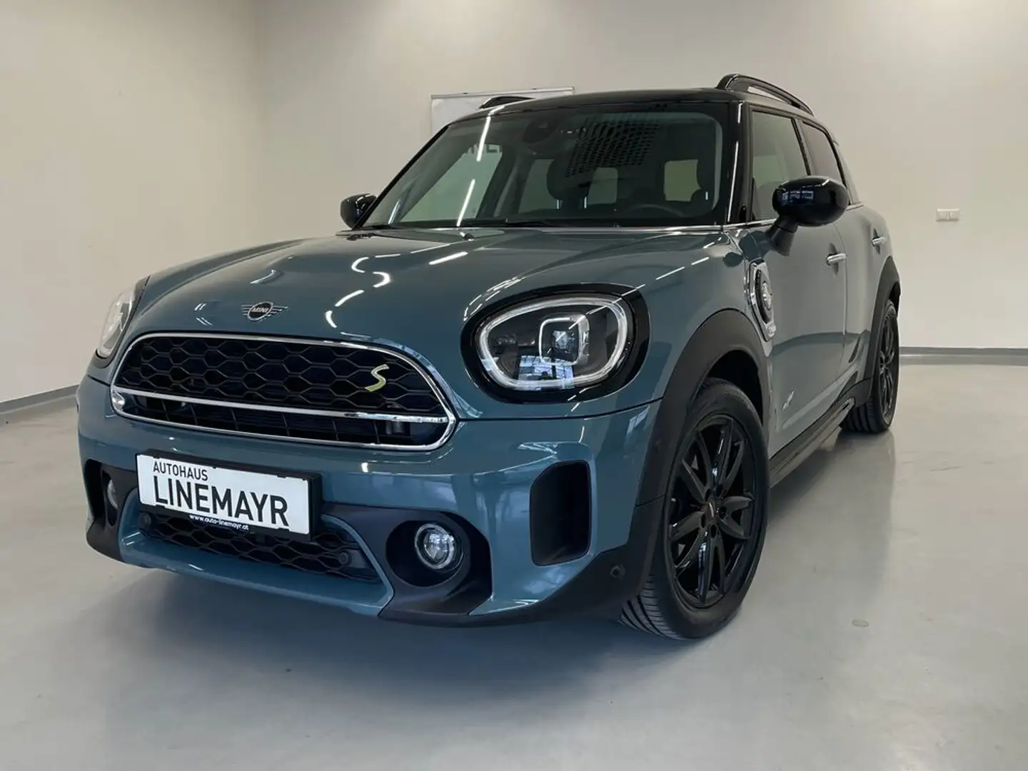 MINI Cooper SE Countryman ALL4 Classic Trim Grün - 1