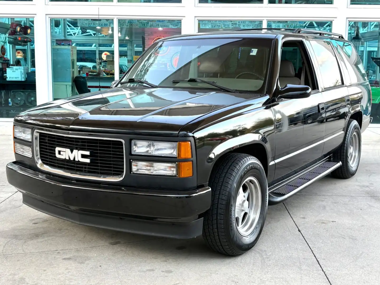 GMC Yukon SLE - 1