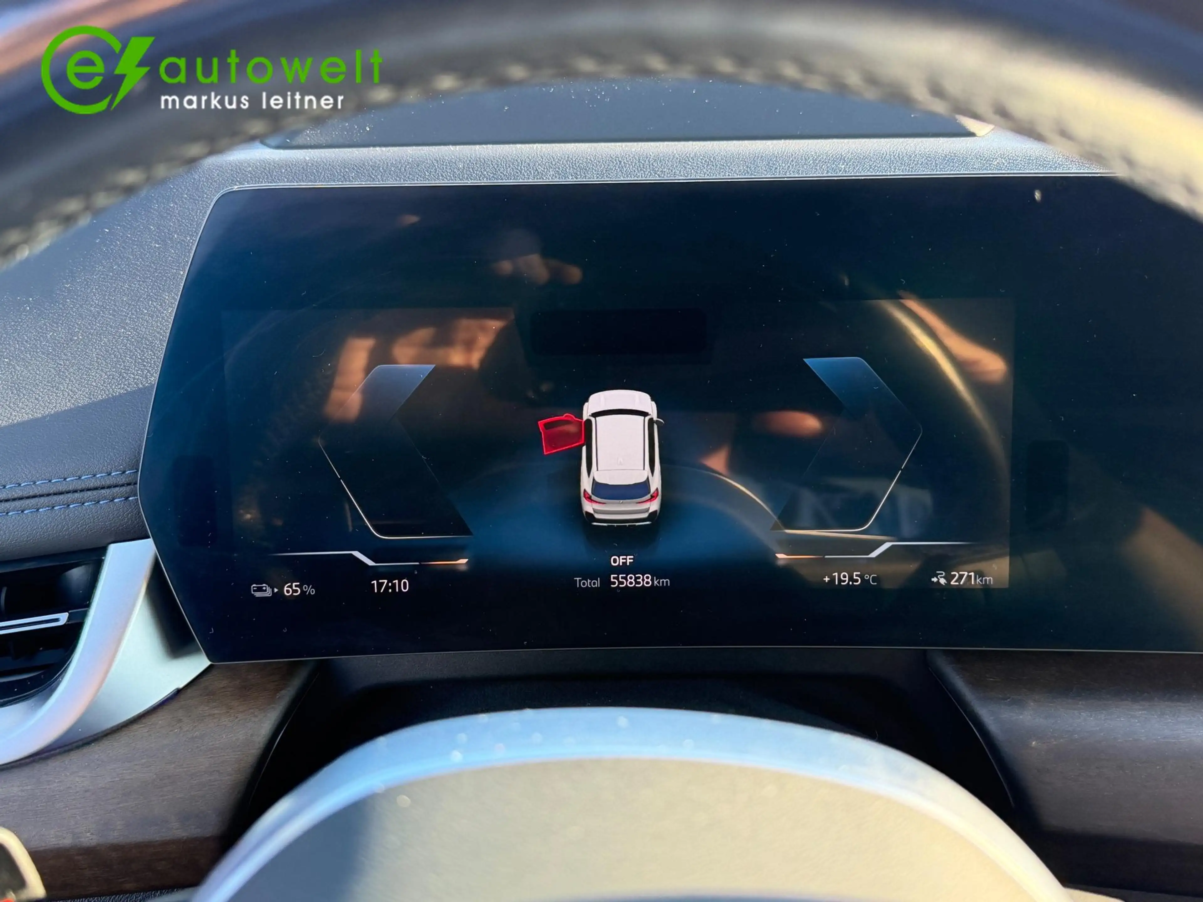 BMW iX1 xDrive30 M Sport 65kWh DA Prof AHK HeadUp Keyless — photo 13