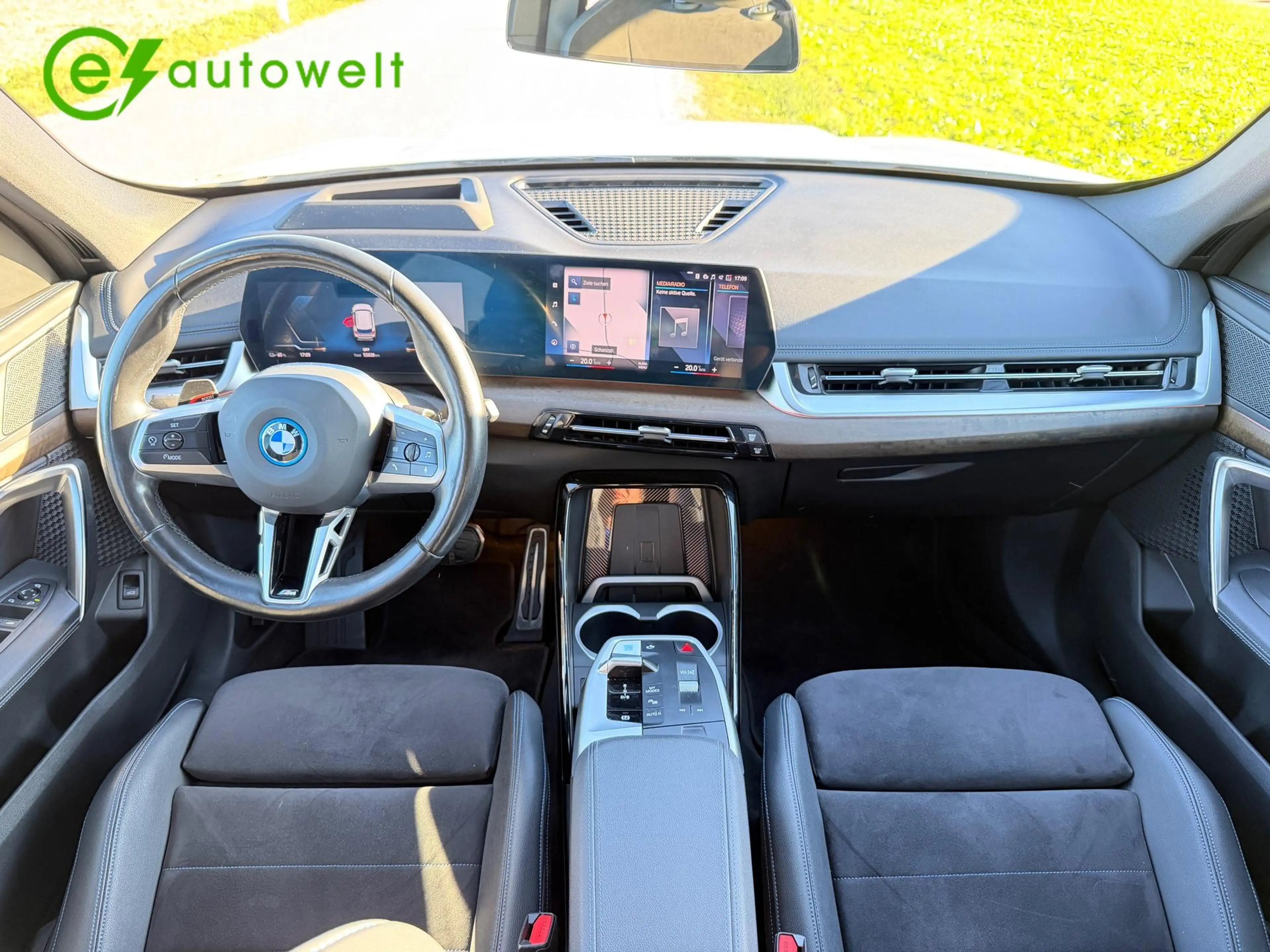 BMW iX1 xDrive30 M Sport 65kWh DA Prof AHK HeadUp Keyless — photo 10