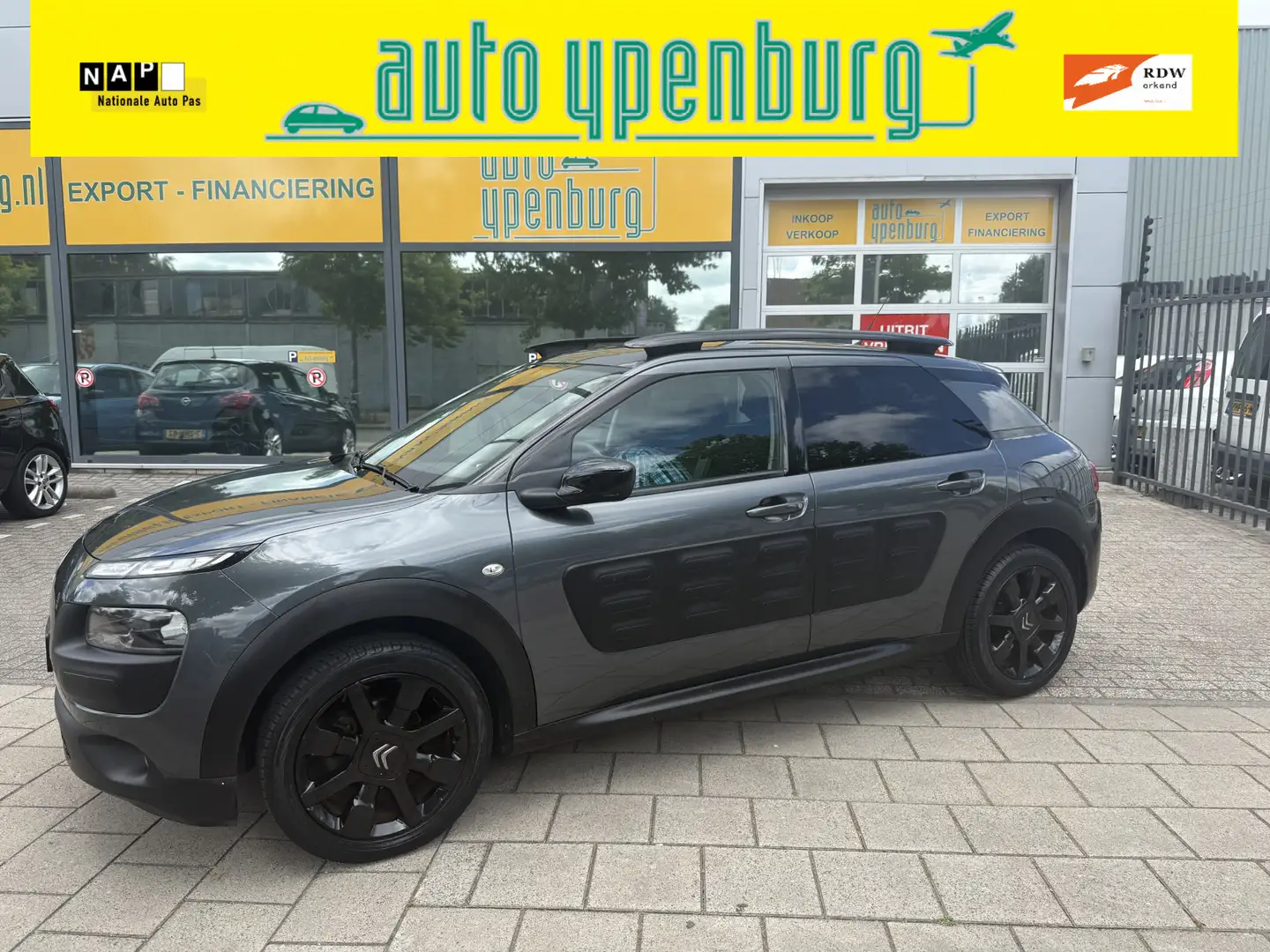 Citroen C4 Cactus 1.2 PureTech Shine * 117.657 Km * Navi * Airco * C Grijs - 1