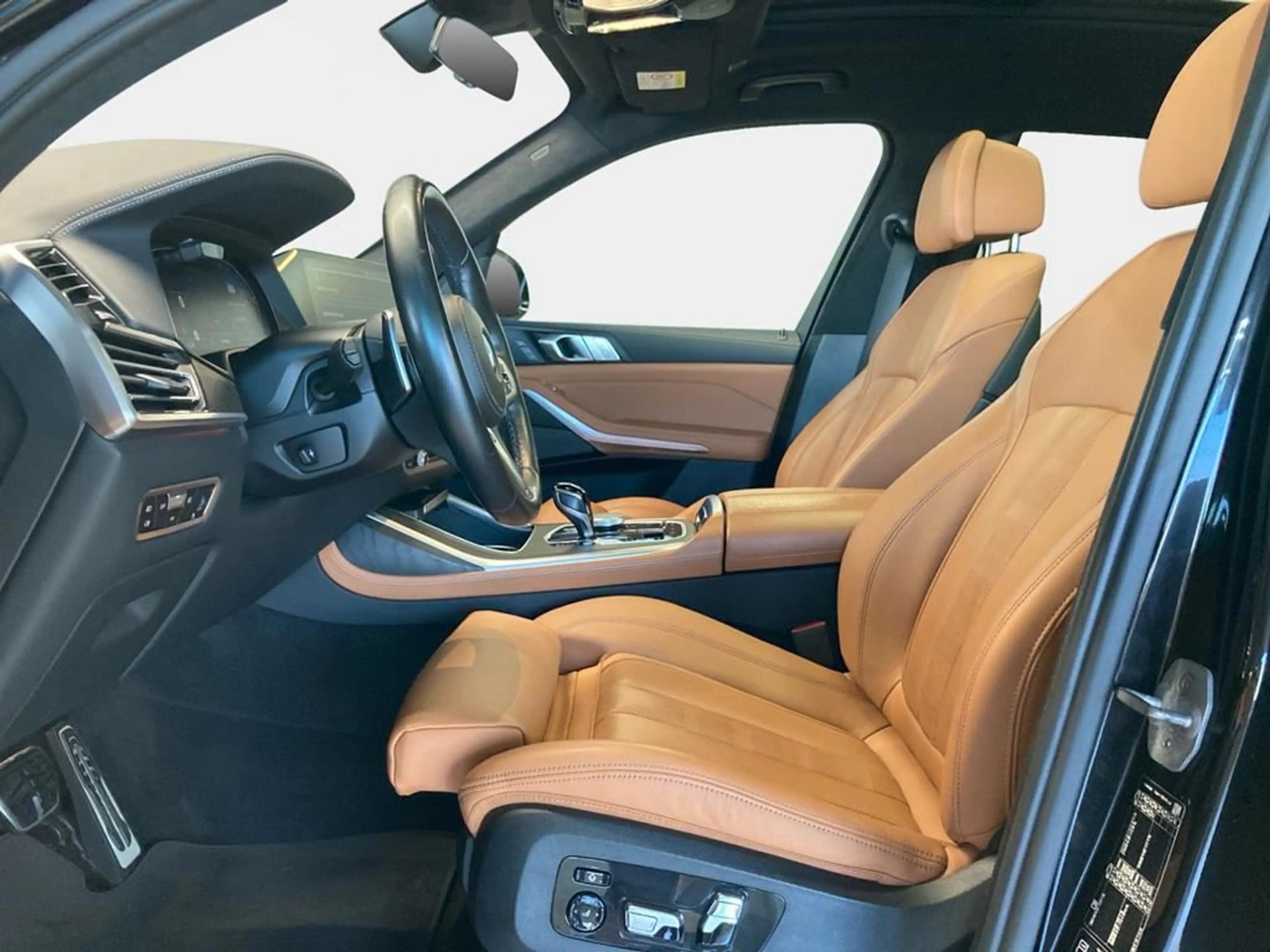 BMW X7 M Sport — photo 10