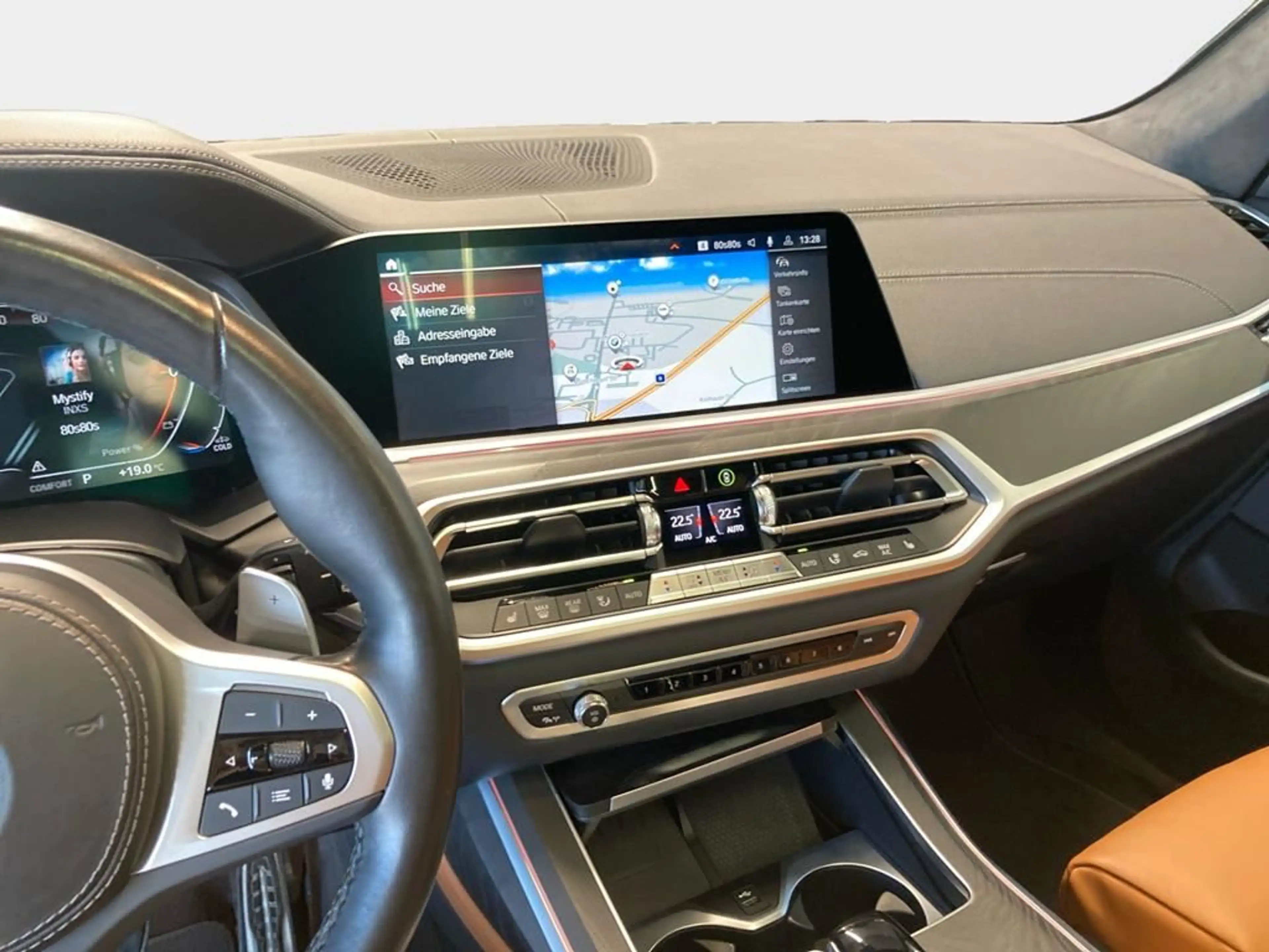 BMW X7 M Sport — photo 12