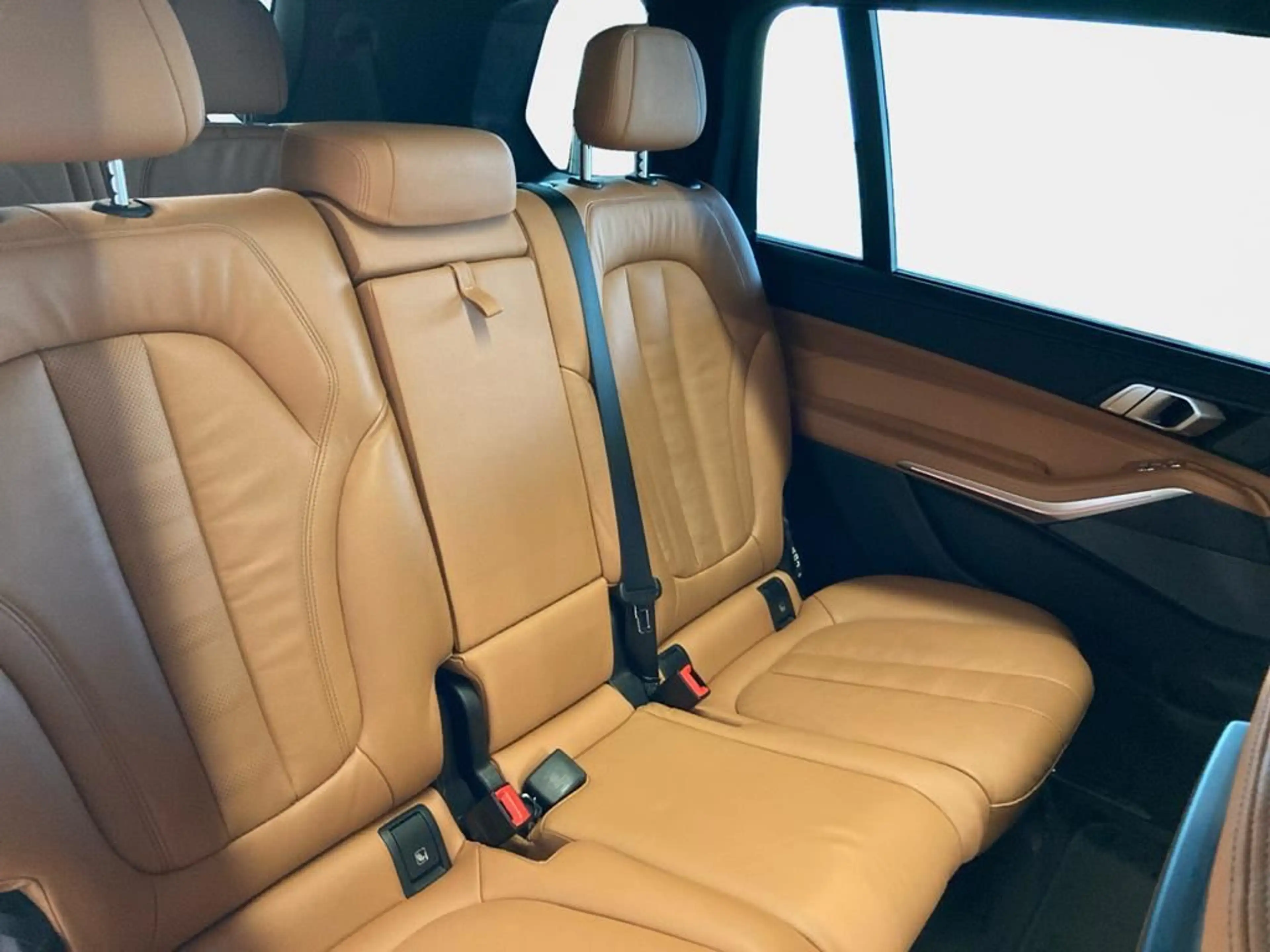 BMW X7 M Sport — photo 15