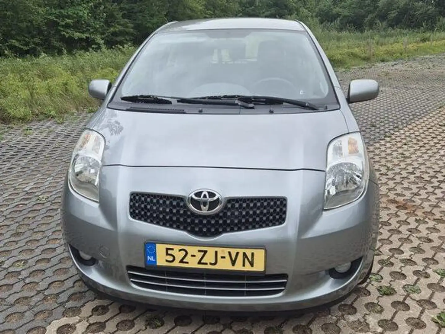 Toyota Yaris Yaris 1.3 VVTi Luna met nieuwe APK Grijs - 2