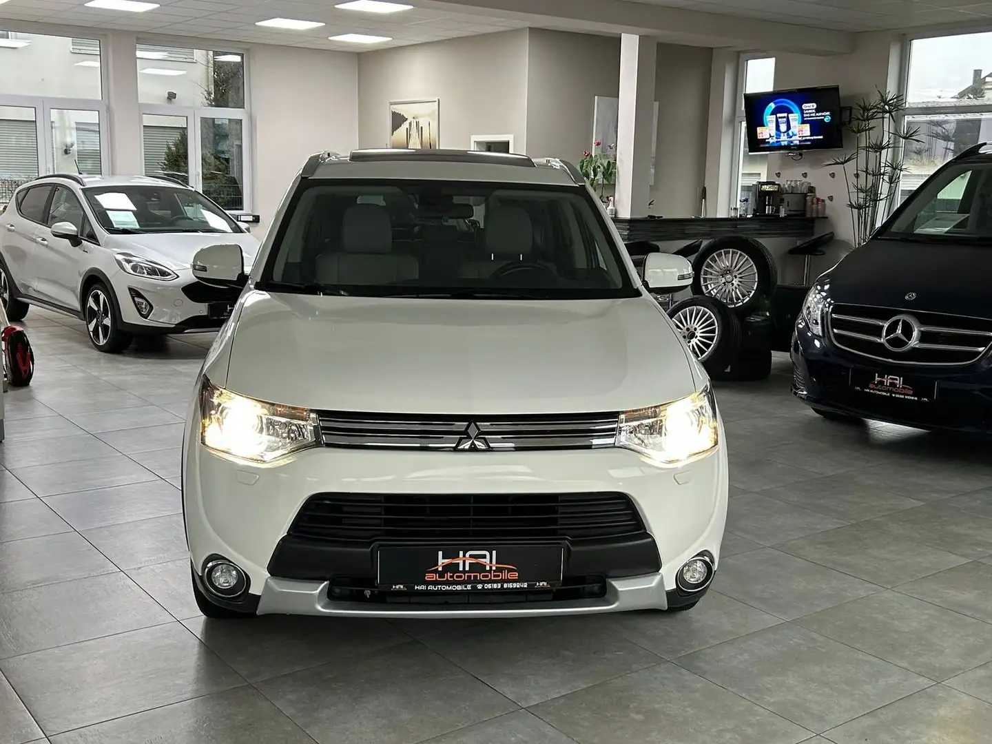 Mitsubishi Outlander Plug-in Hybrid PHEV Top 4WD/Leder/Navi Weiß - 2