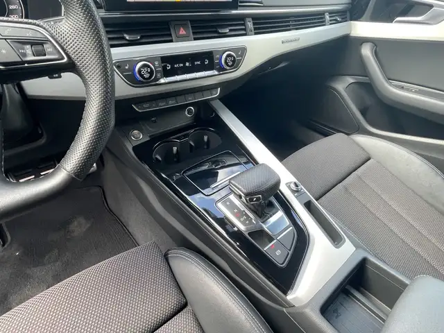 Audi A4 view 15