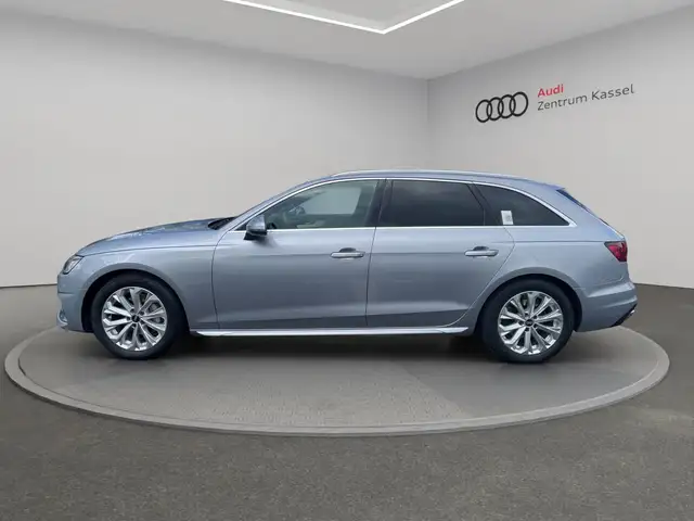 Audi A4 view 4