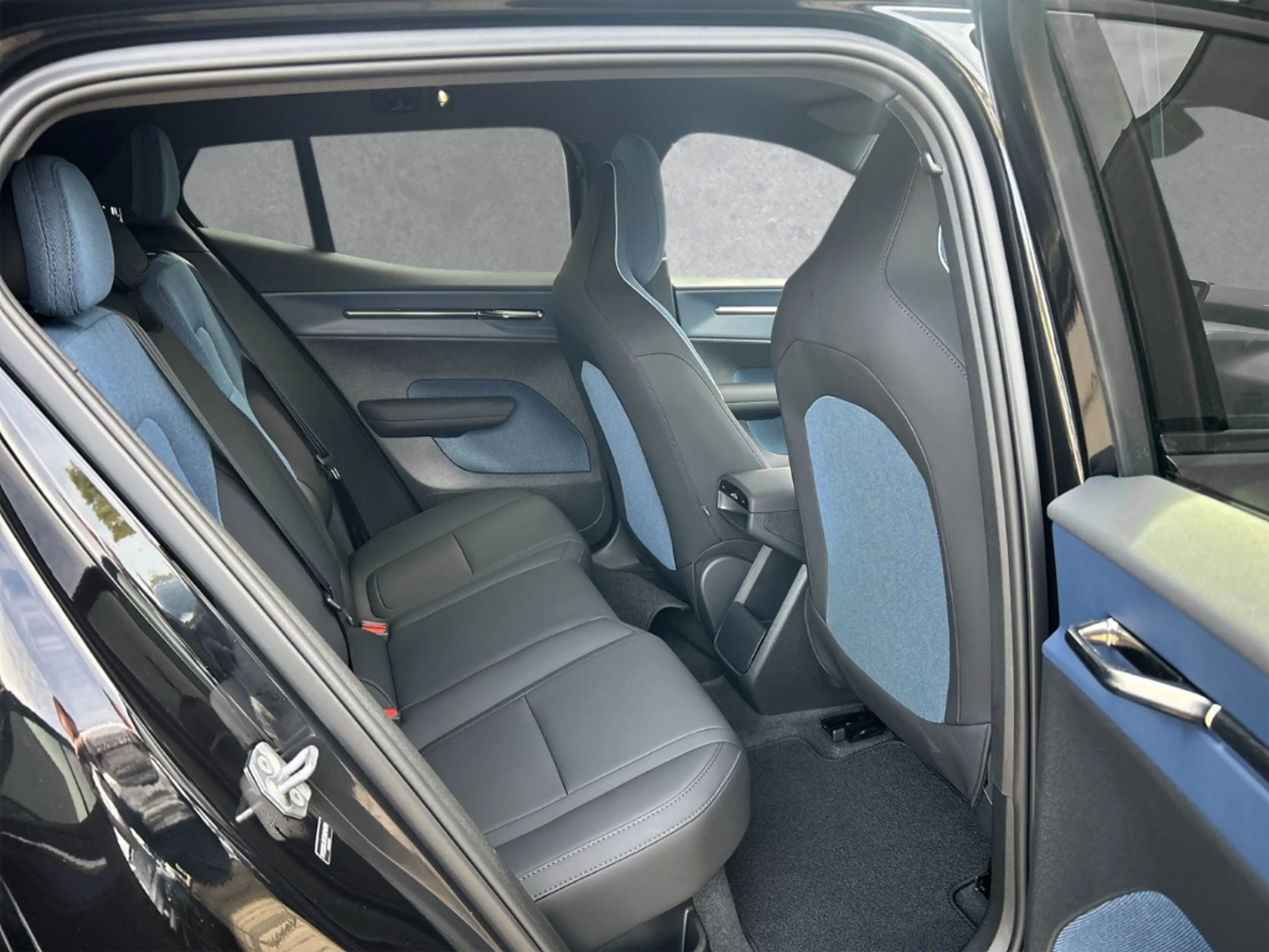 Volvo EX30 Extended Range Plus Sitzhzg./elektr.Sitze — photo 5