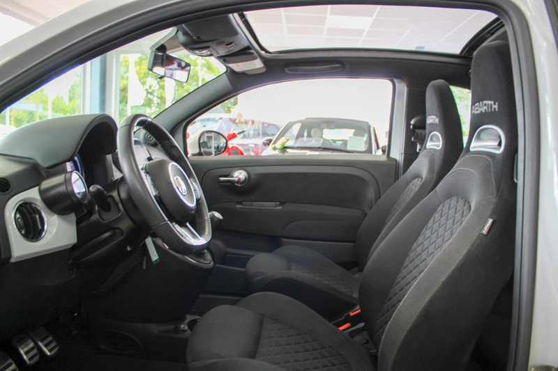 Abarth 595C Cabrio ESTETICO Navi PDC 1.Hand Top! — photo 10