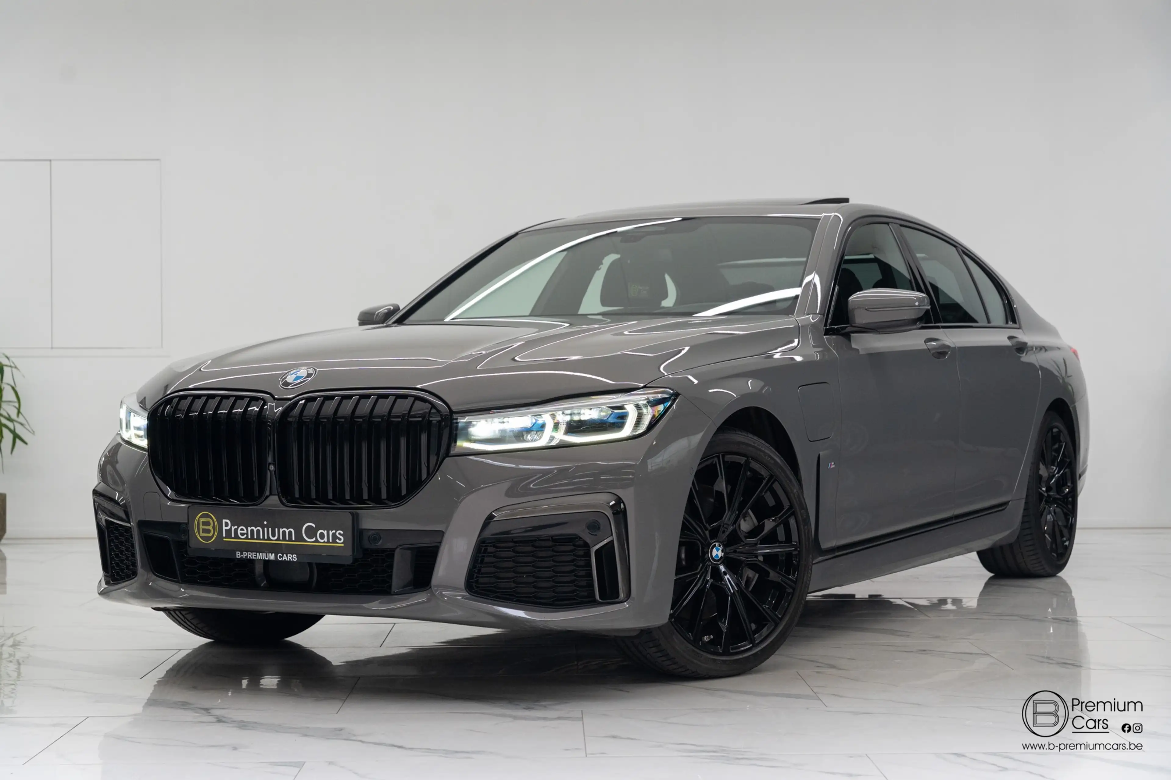 BMW 745 e M pack Individual/FULL OPTIONS!/Laser/ACC/360°/