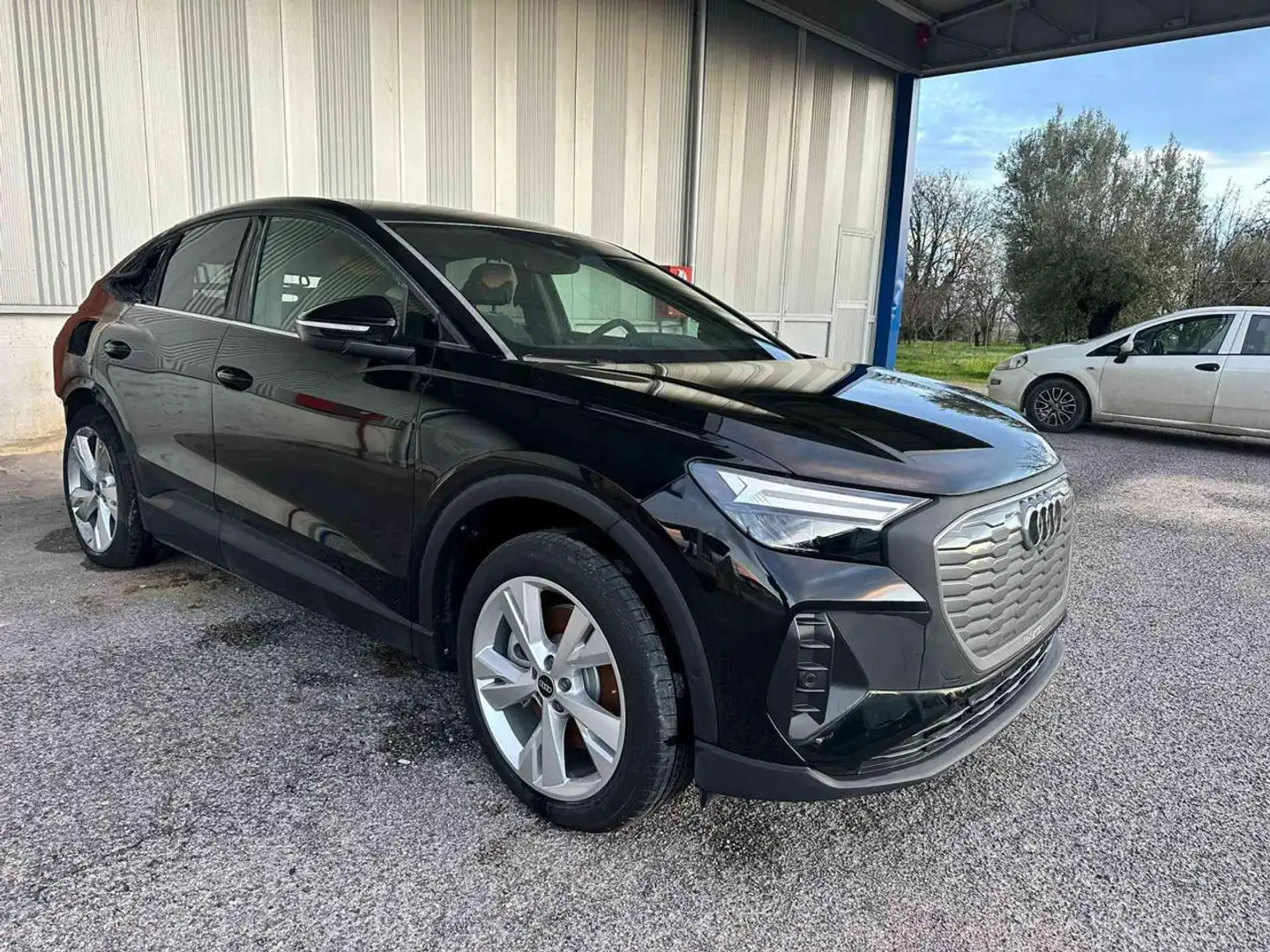 Audi Q4 e-tron Q4 40 e-tron Business Advanced Noir - 1