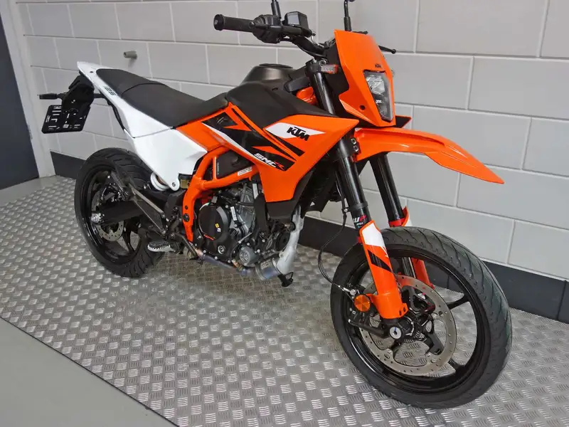 KTM 125 SMC R - foto 6