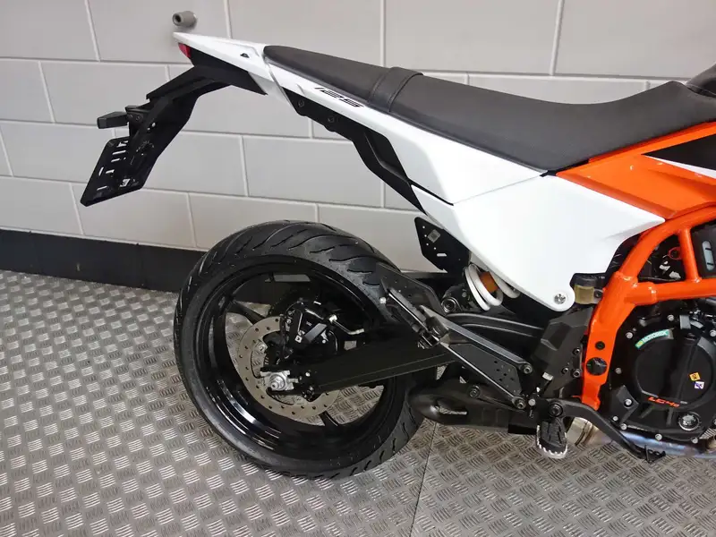 KTM 125 SMC R - foto 4