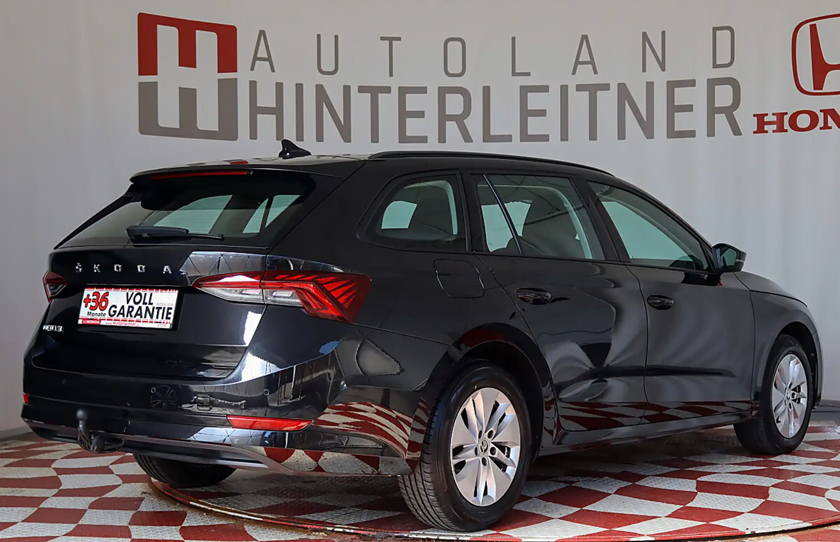 Skoda Octavia Combi 2,0 TDI DSG NAVI AHV VIRTUAL Schwarz - 2
