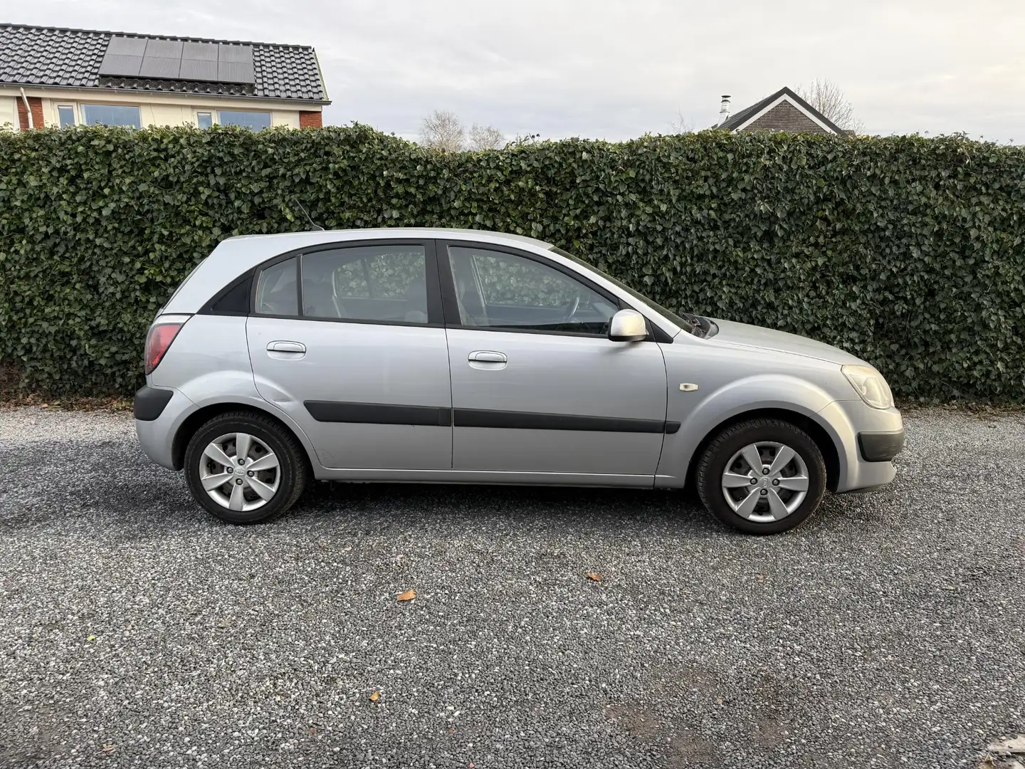 Kia Rio 1.4 X-pect | Airco | Elekt. Ramen | 5 Deuren | Grau - 2