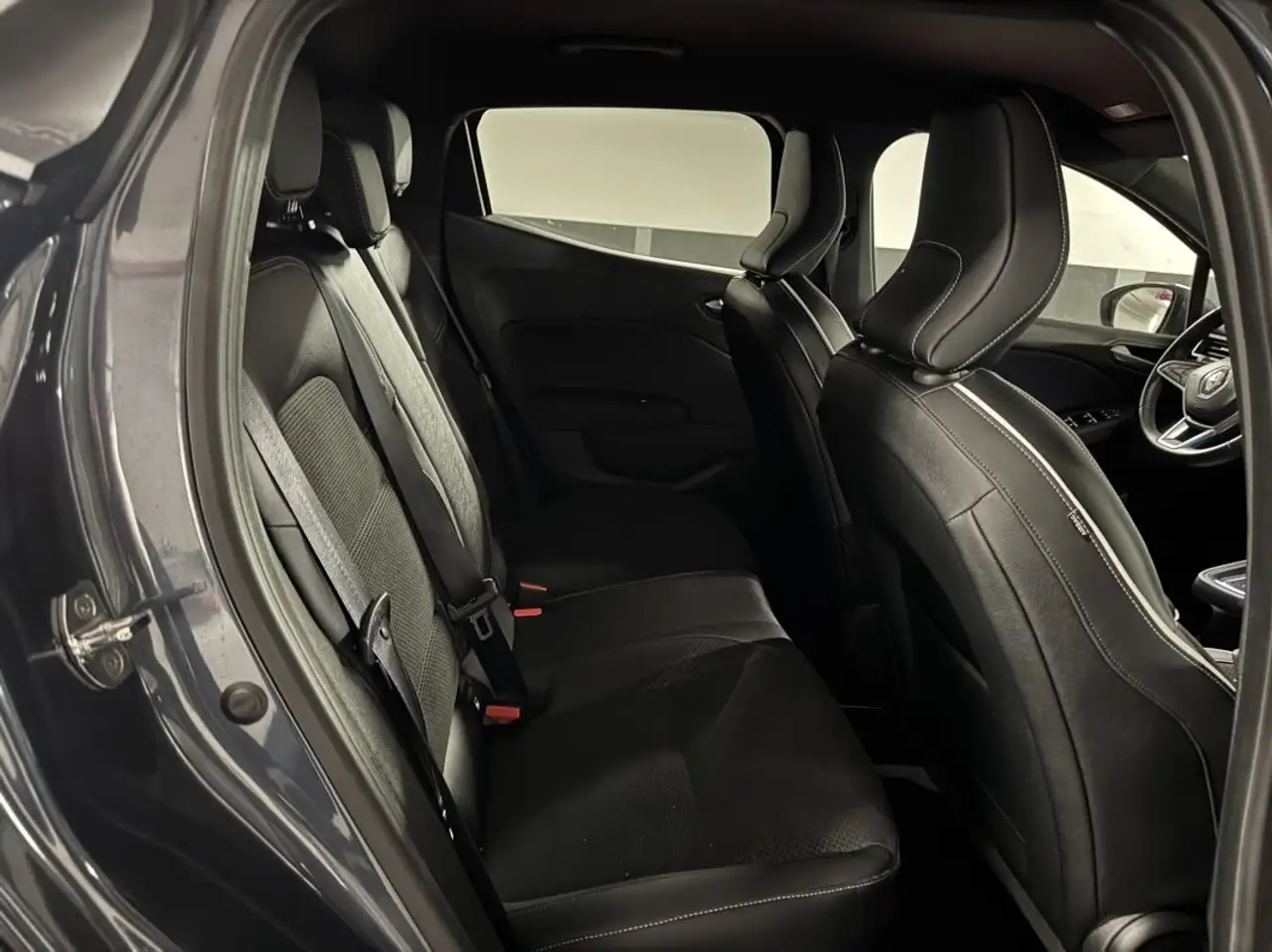 Renault Clio Citadine 5 portes — photo 10