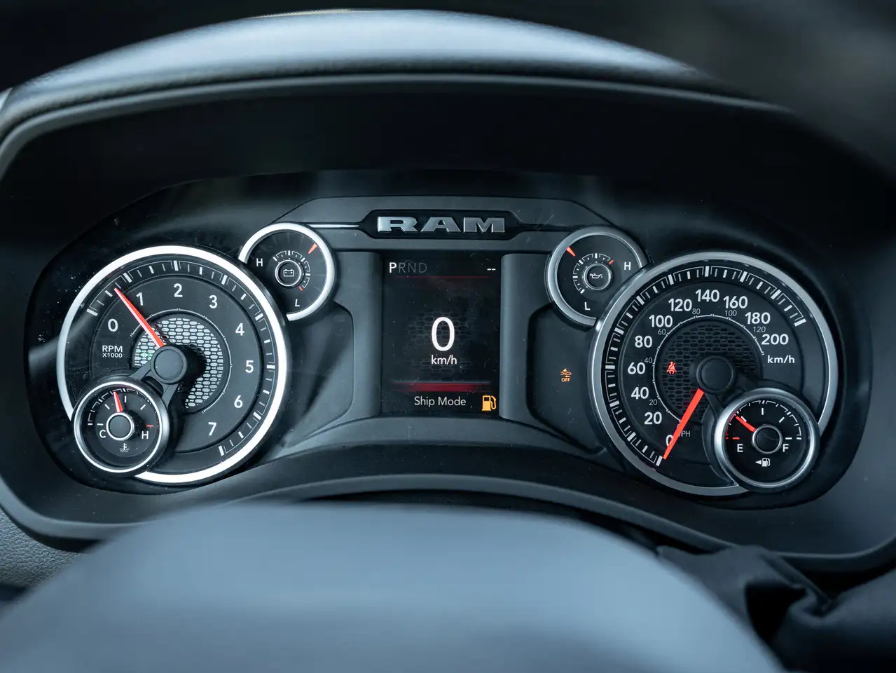 RAM 2500 снимка RAM 2500