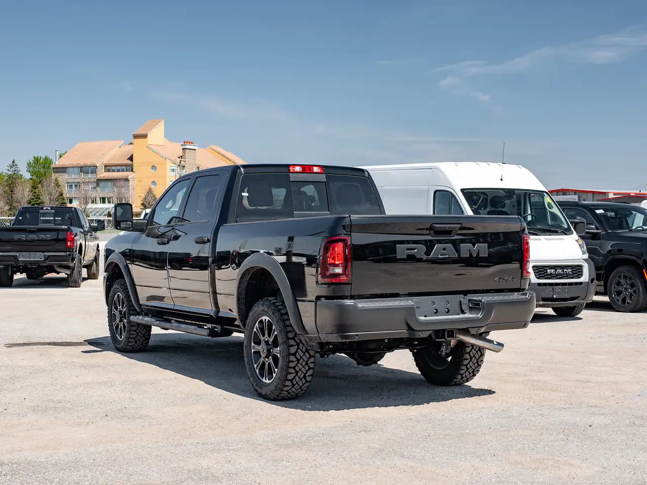 RAM 2500 снимка RAM 2500