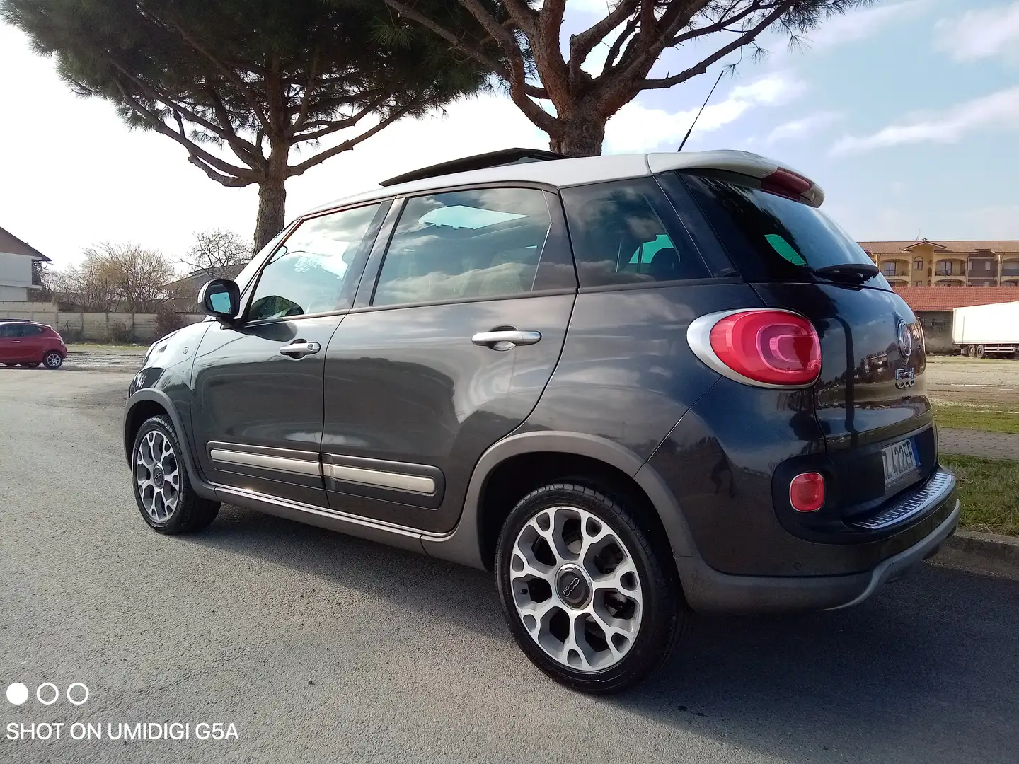 Fiat 500L 1.3 mjt Trekking 85cv/AUT./TETTO PANORAMICO Grau - 2