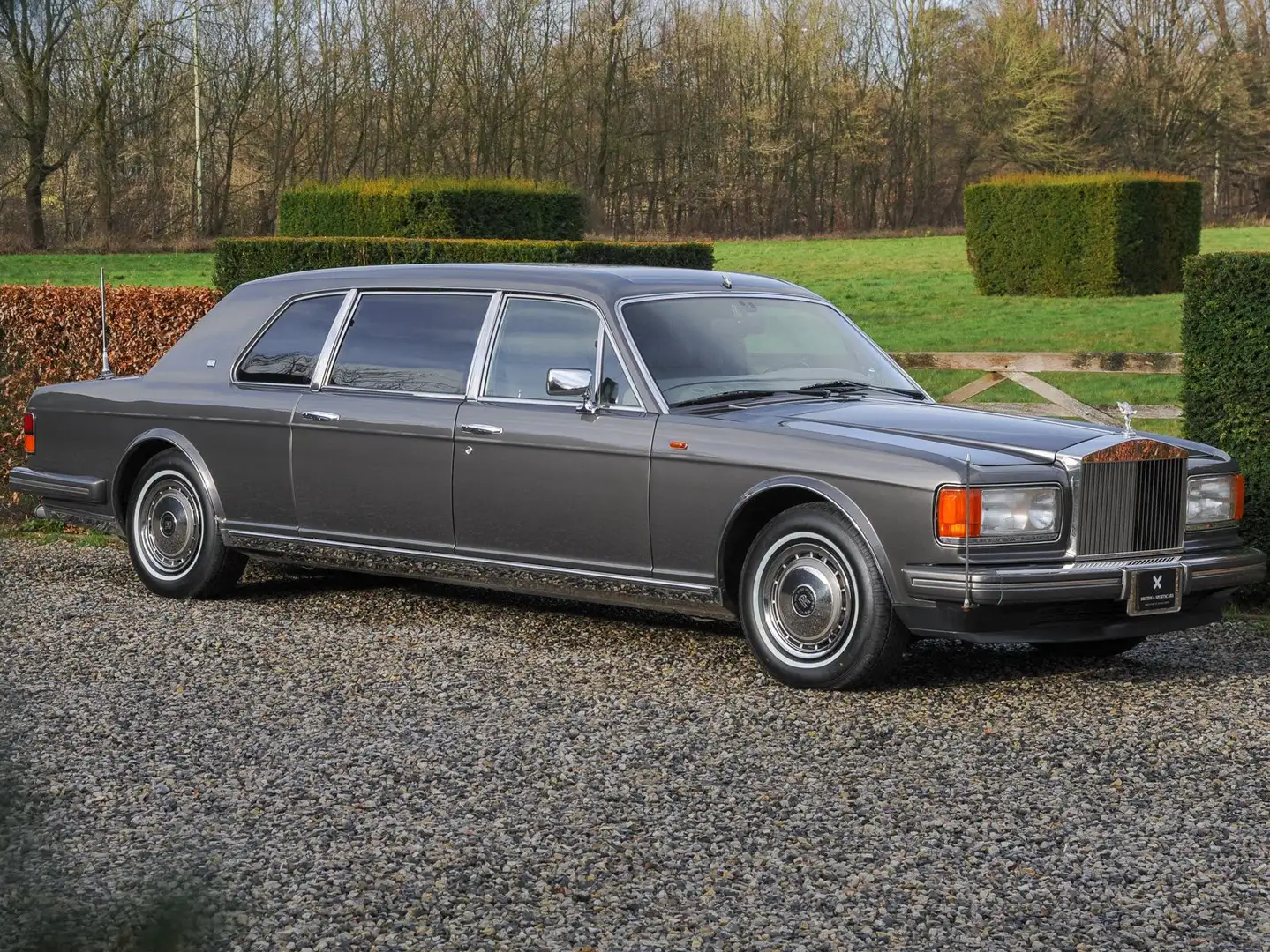 Rolls-Royce Silver Spur III Limousine - 1 of 36 siva - 1