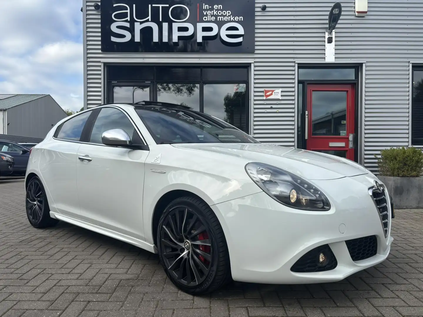 Alfa Romeo Giulietta 1.7 TBi Quadrifoglio Verde -235 PK!-OPEN DAK-HALF Wit - 2