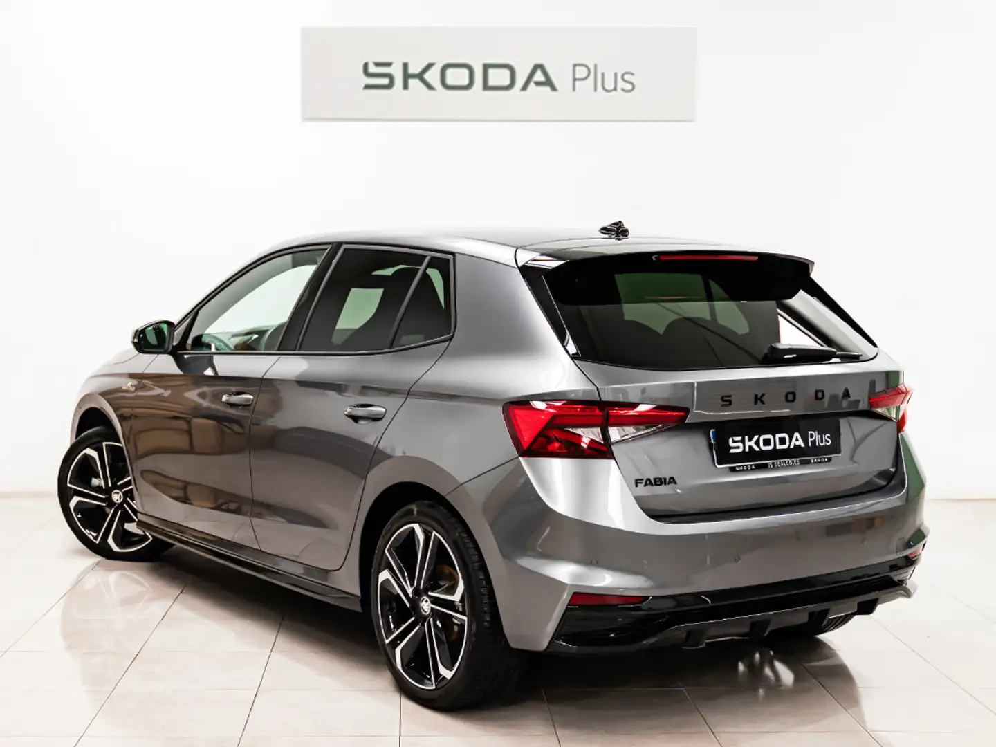Skoda Fabia 1.5 TSI Monte Carlo DSG 110kW Gris - 2