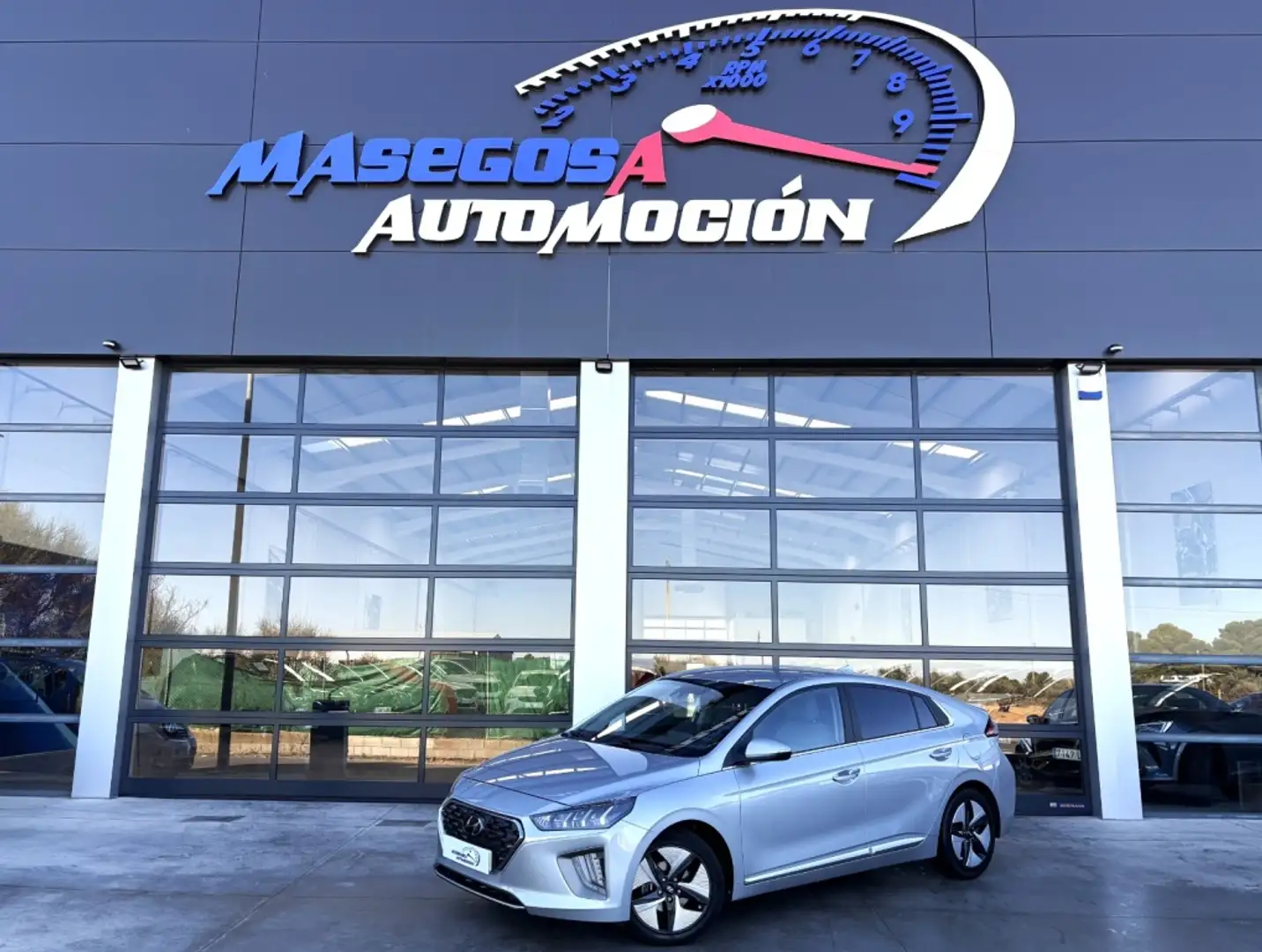 Hyundai IONIQ HEV 1.6 GDI Tecno Grijs - 1