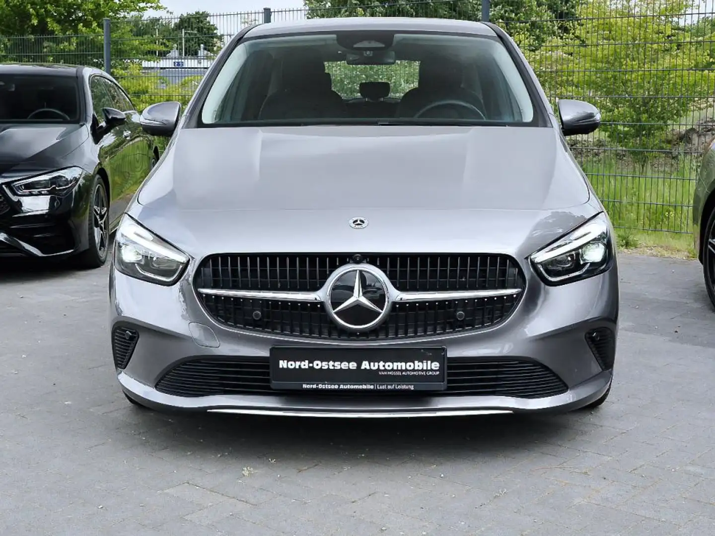 Mercedes-Benz B 200 d PROGRESSIVE MULTIBEAM 360° AHK KEYLESS Gris - 2