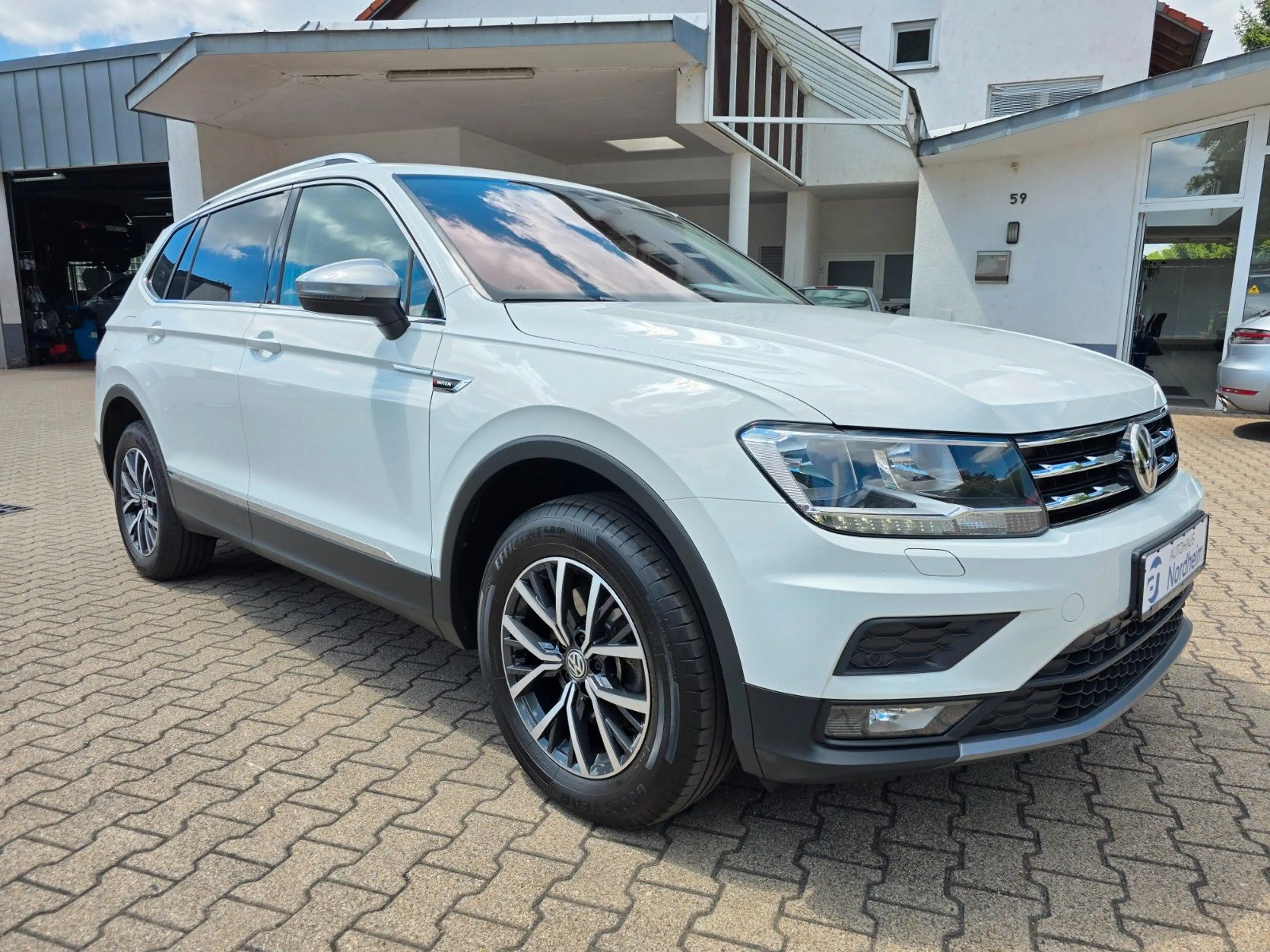 Volkswagen Tiguan Allspace 2.0 TDI DSG/4Motion/7-Sitze/1.Hd — photo 3