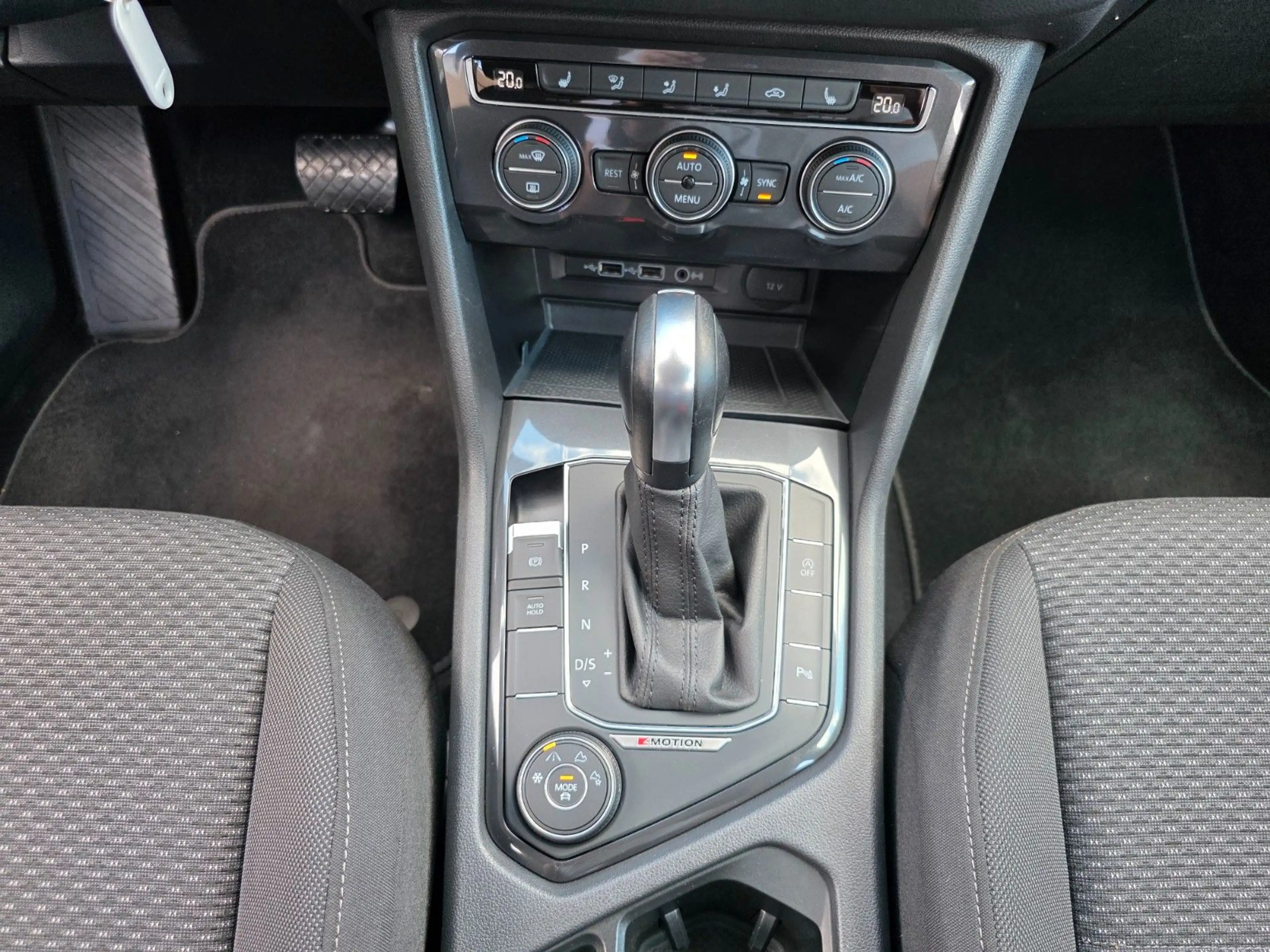 Volkswagen Tiguan Allspace 2.0 TDI DSG/4Motion/7-Sitze/1.Hd — photo 15