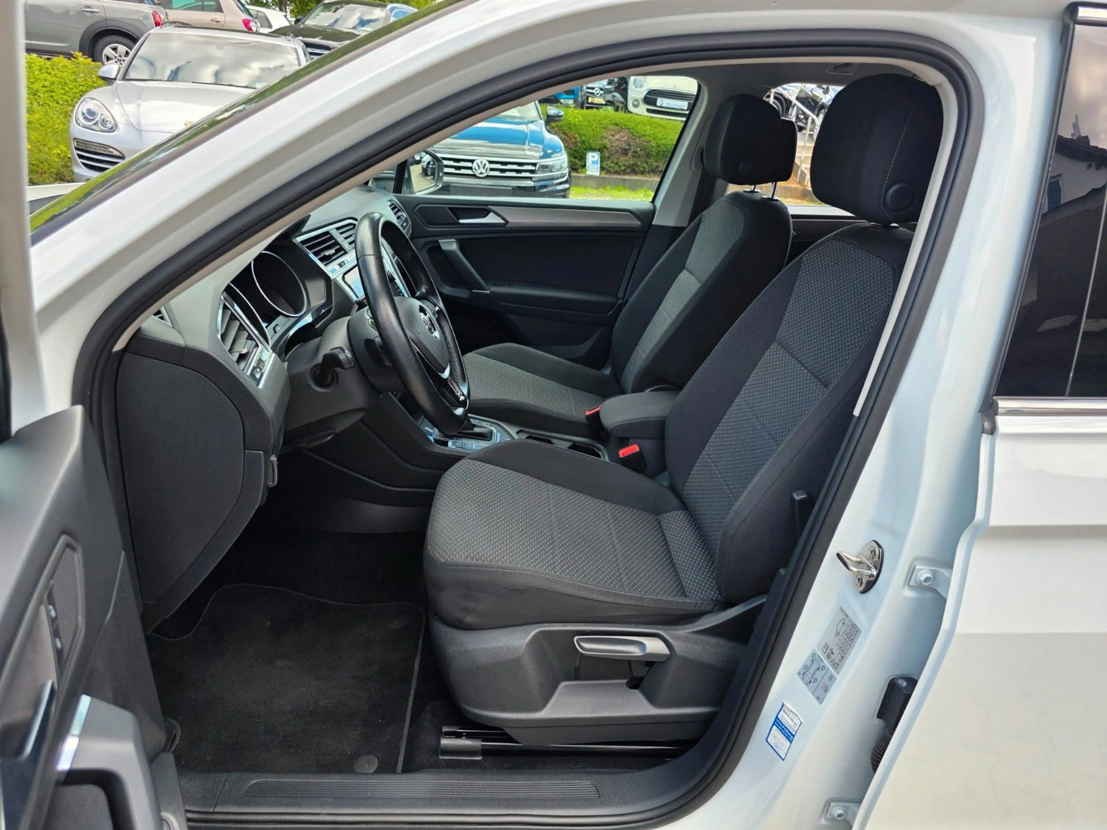 Volkswagen Tiguan Allspace 2.0 TDI DSG/4Motion/7-Sitze/1.Hd — photo 16