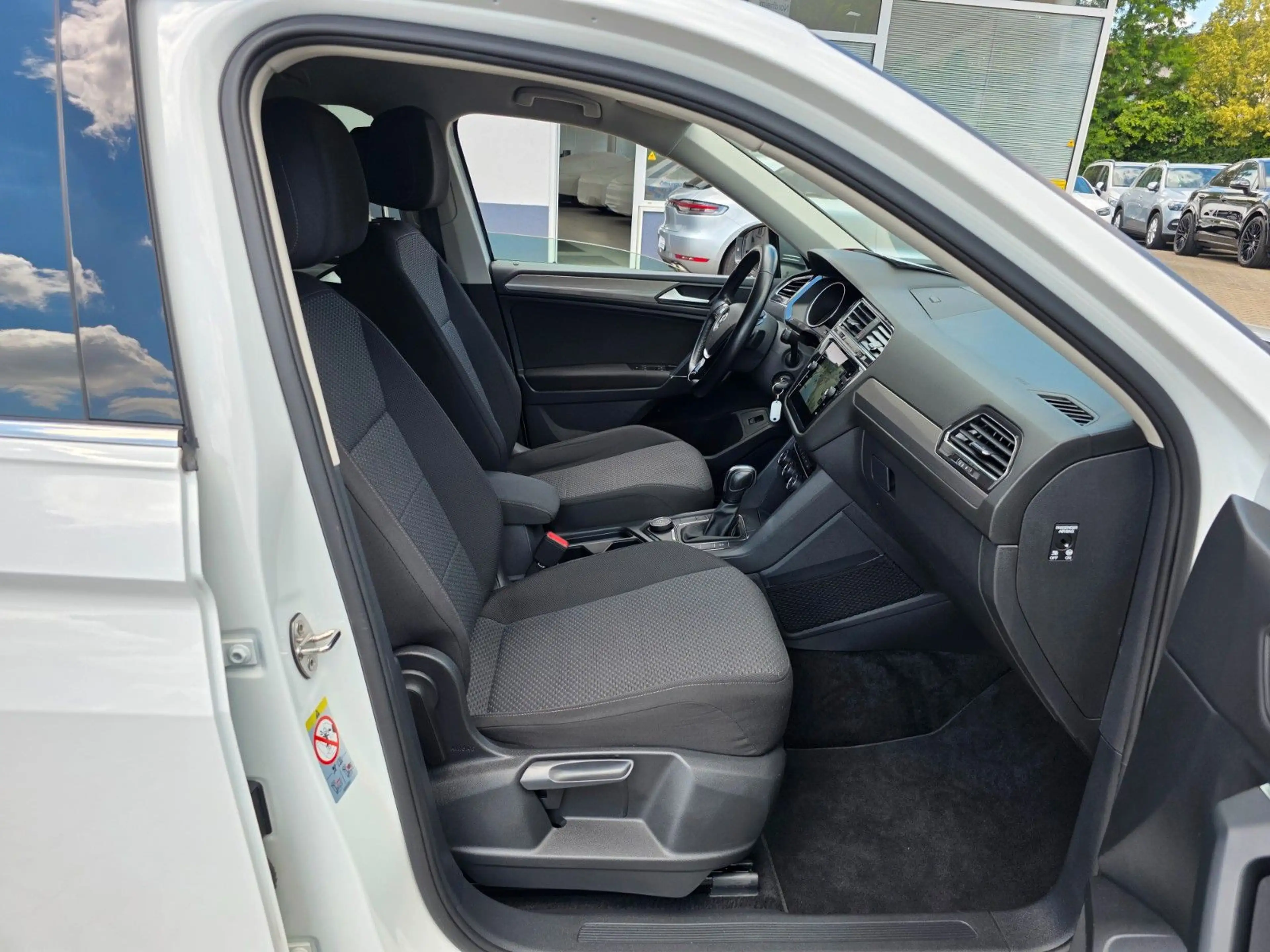 Volkswagen Tiguan Allspace 2.0 TDI DSG/4Motion/7-Sitze/1.Hd — photo 18