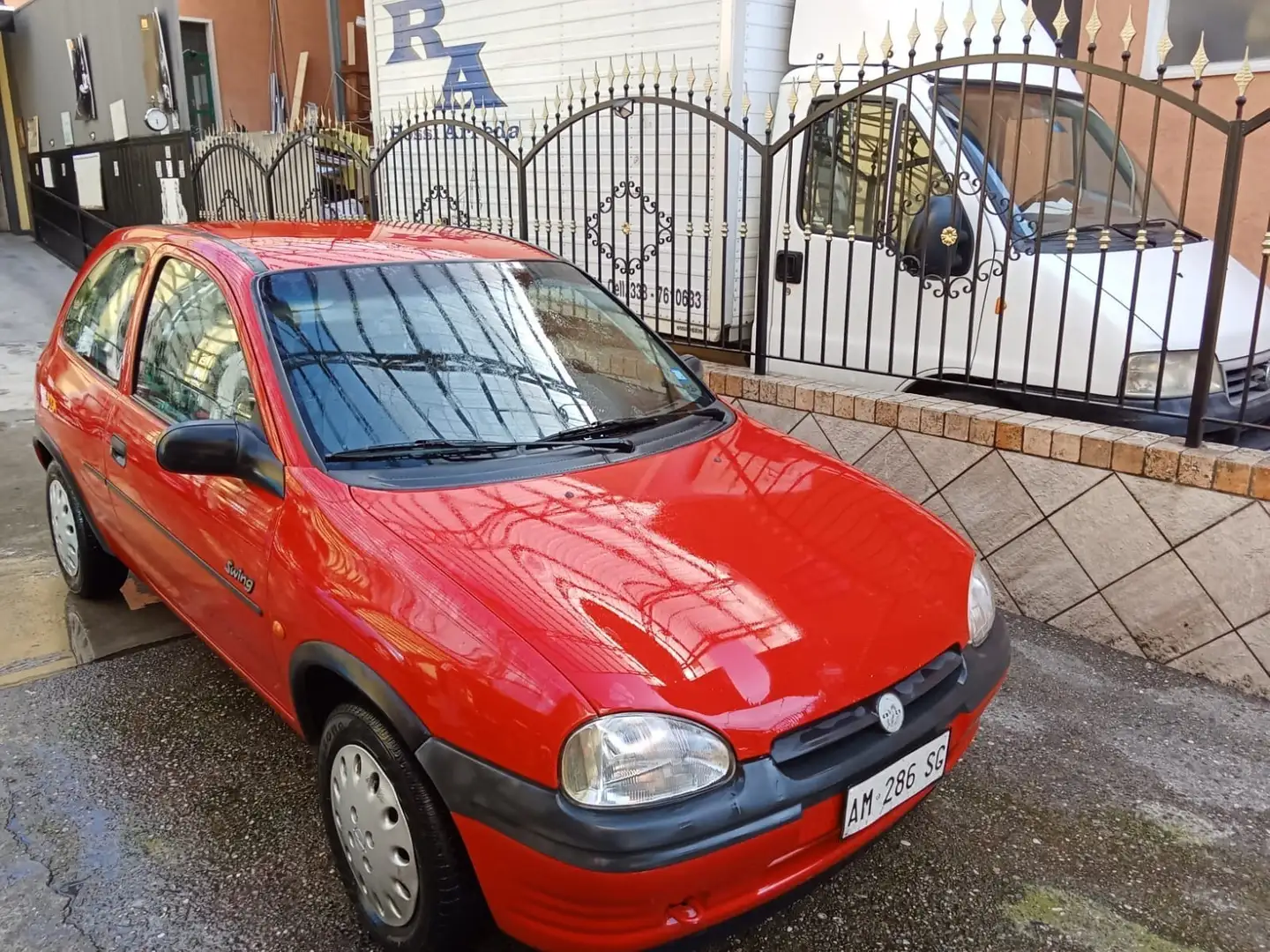 Opel Corsa 3p 1.2 Viva KM 120.000 Czerwony - 1