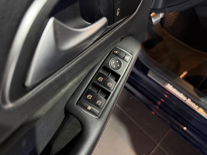 Mercedes-Benz A 180 Ambition - Pano / Navi / Bluetooth — photo 30